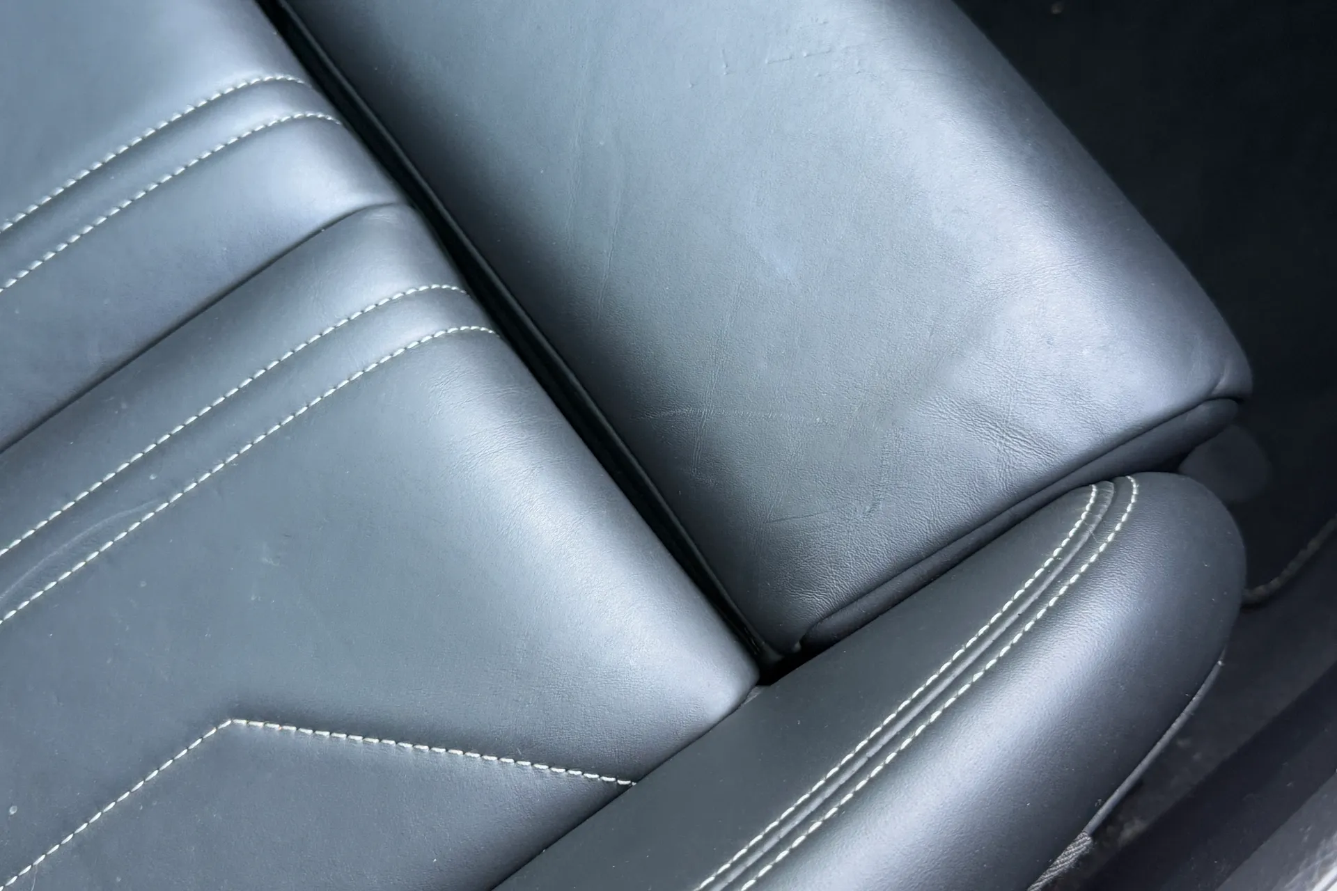 Audi e-tron thumbnail image number 23