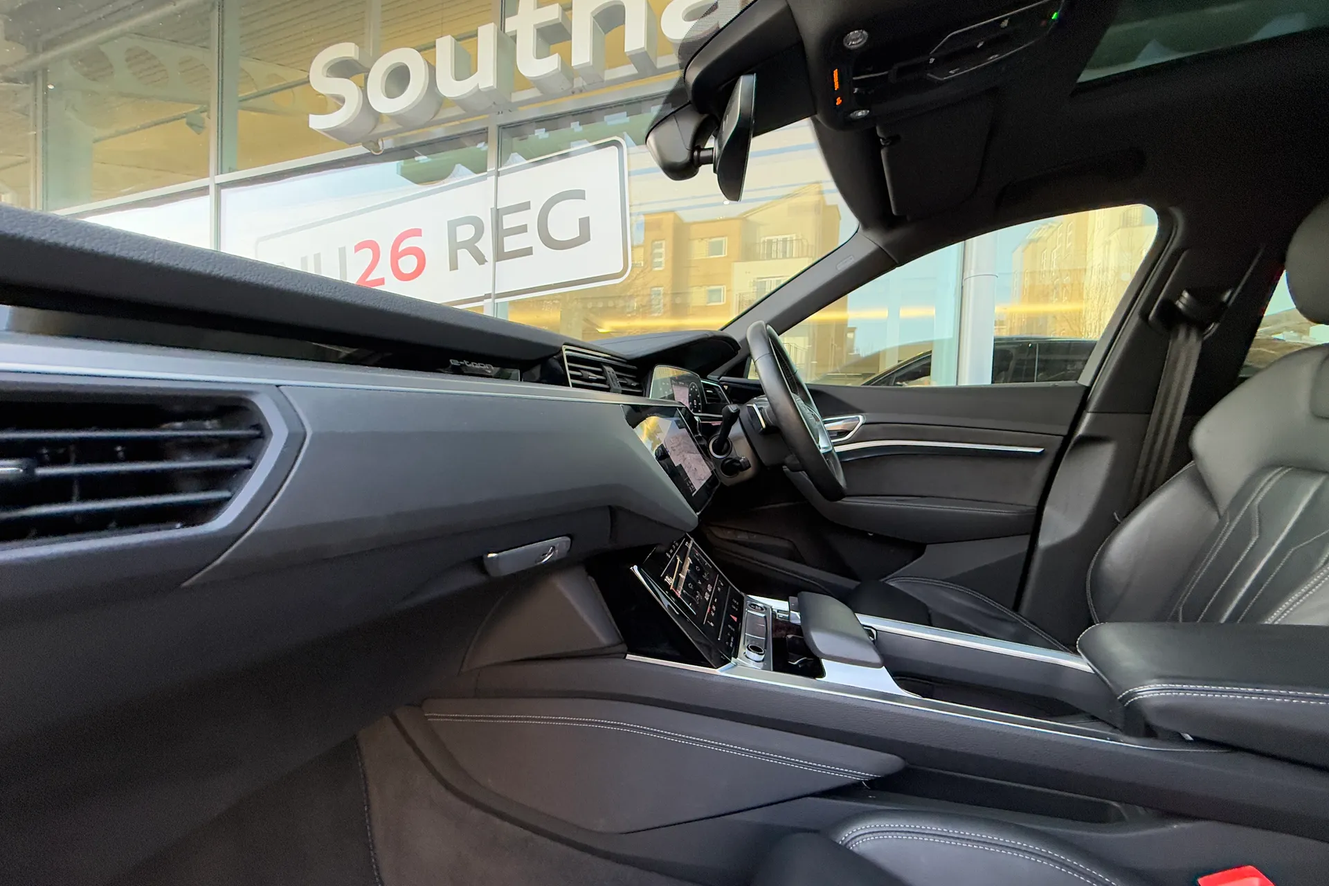 Audi e-tron thumbnail image number 7