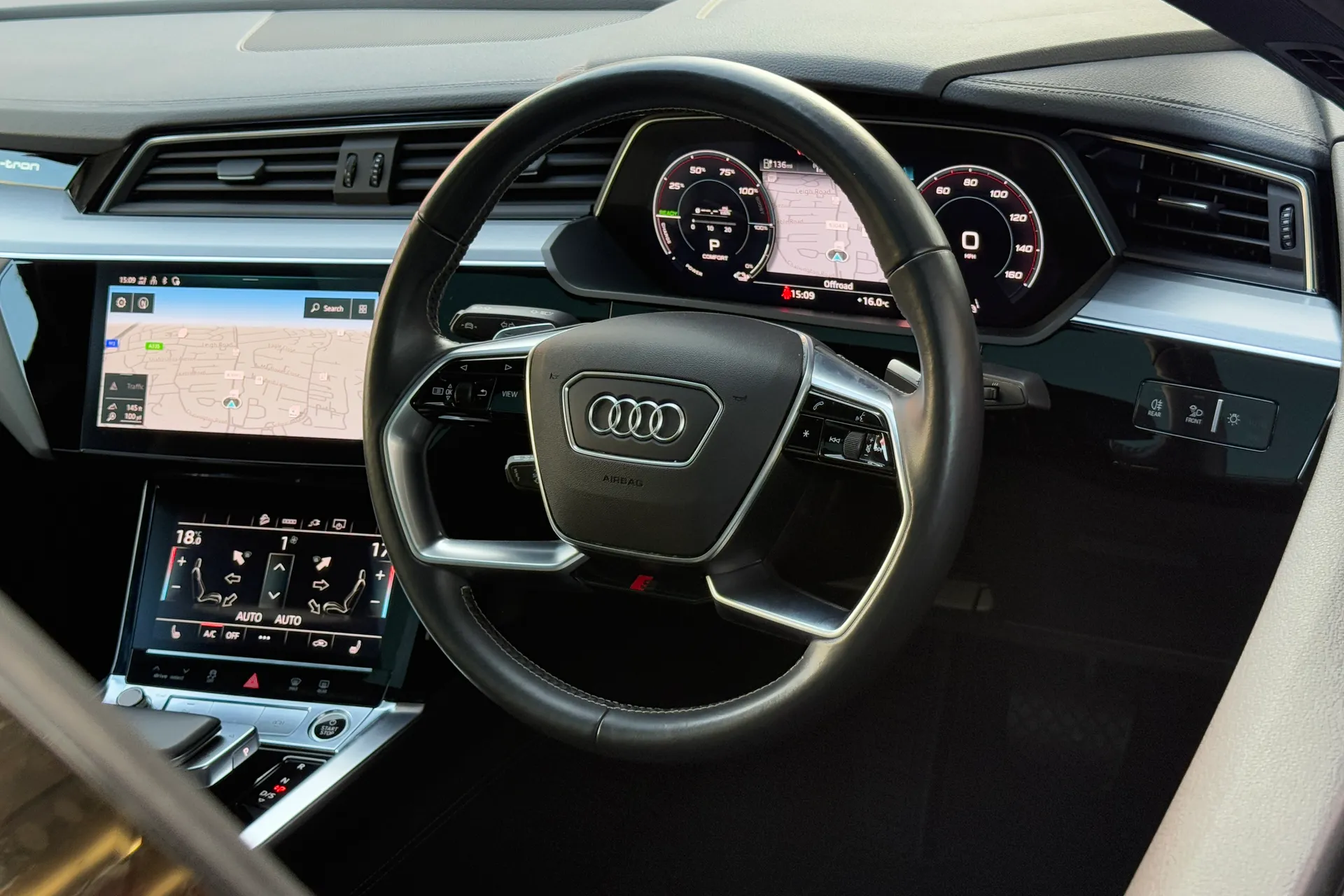 Audi e-tron thumbnail image number 39