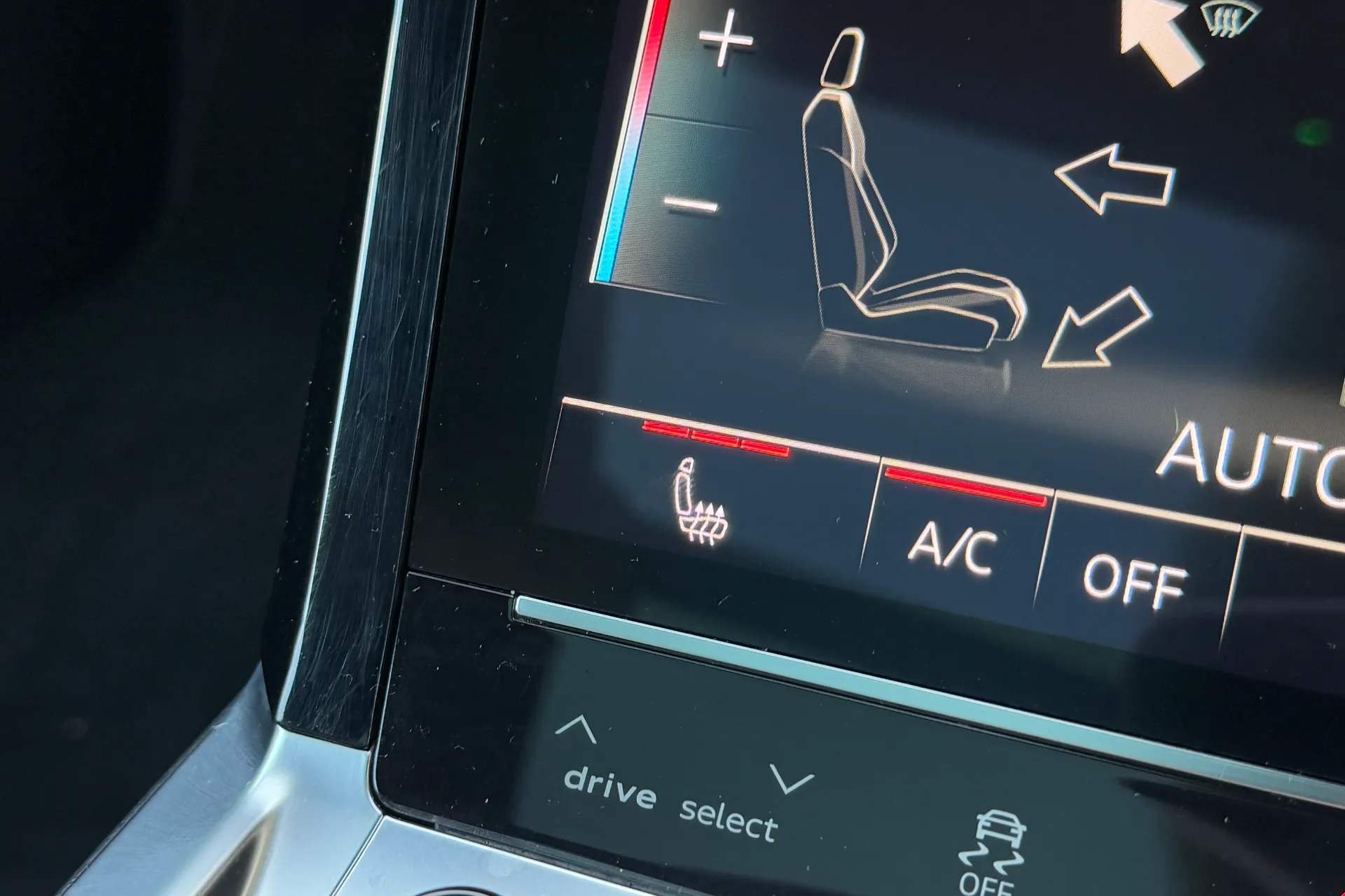 Audi e-tron thumbnail image number 61