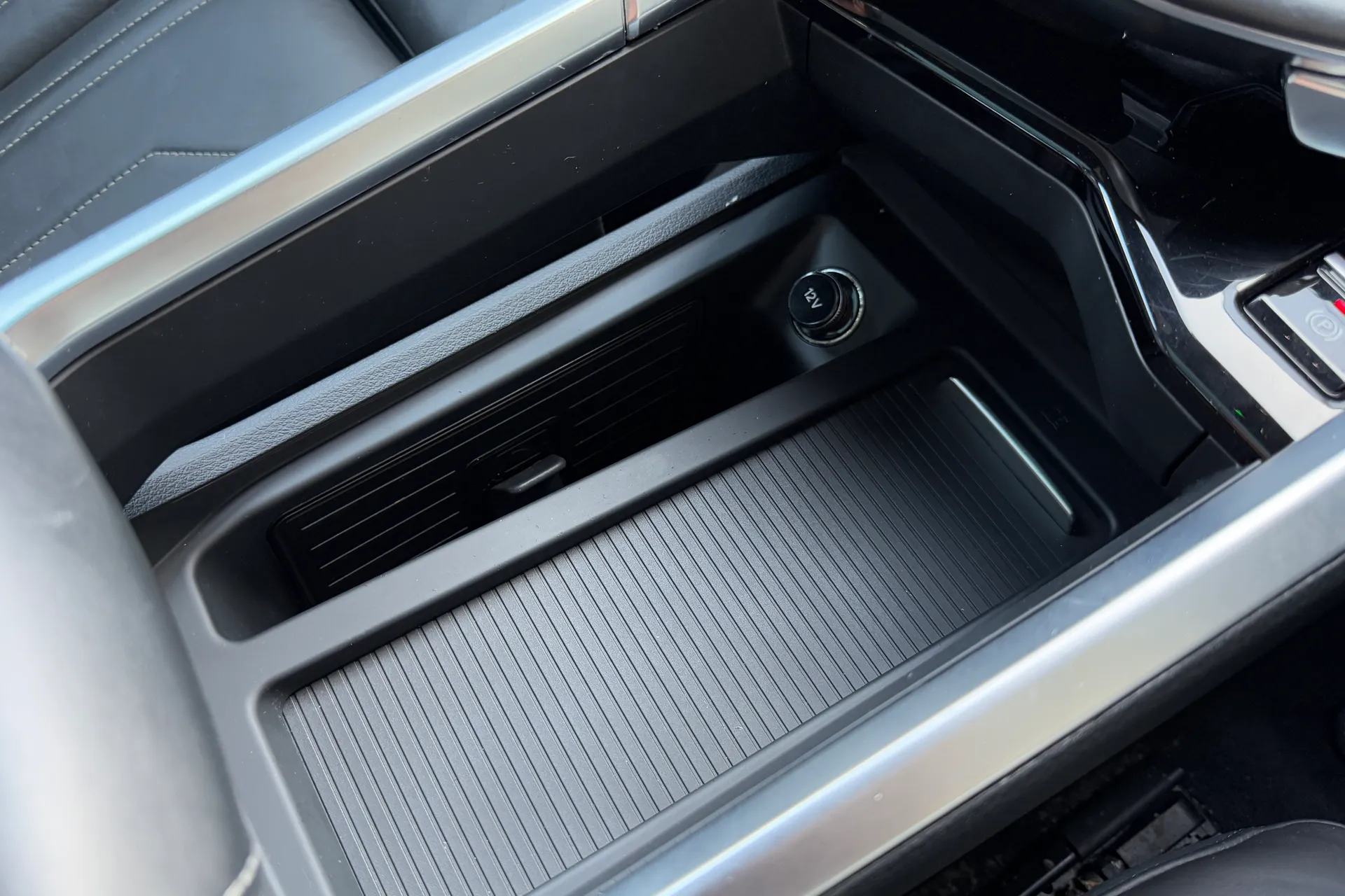 Audi e-tron thumbnail image number 34