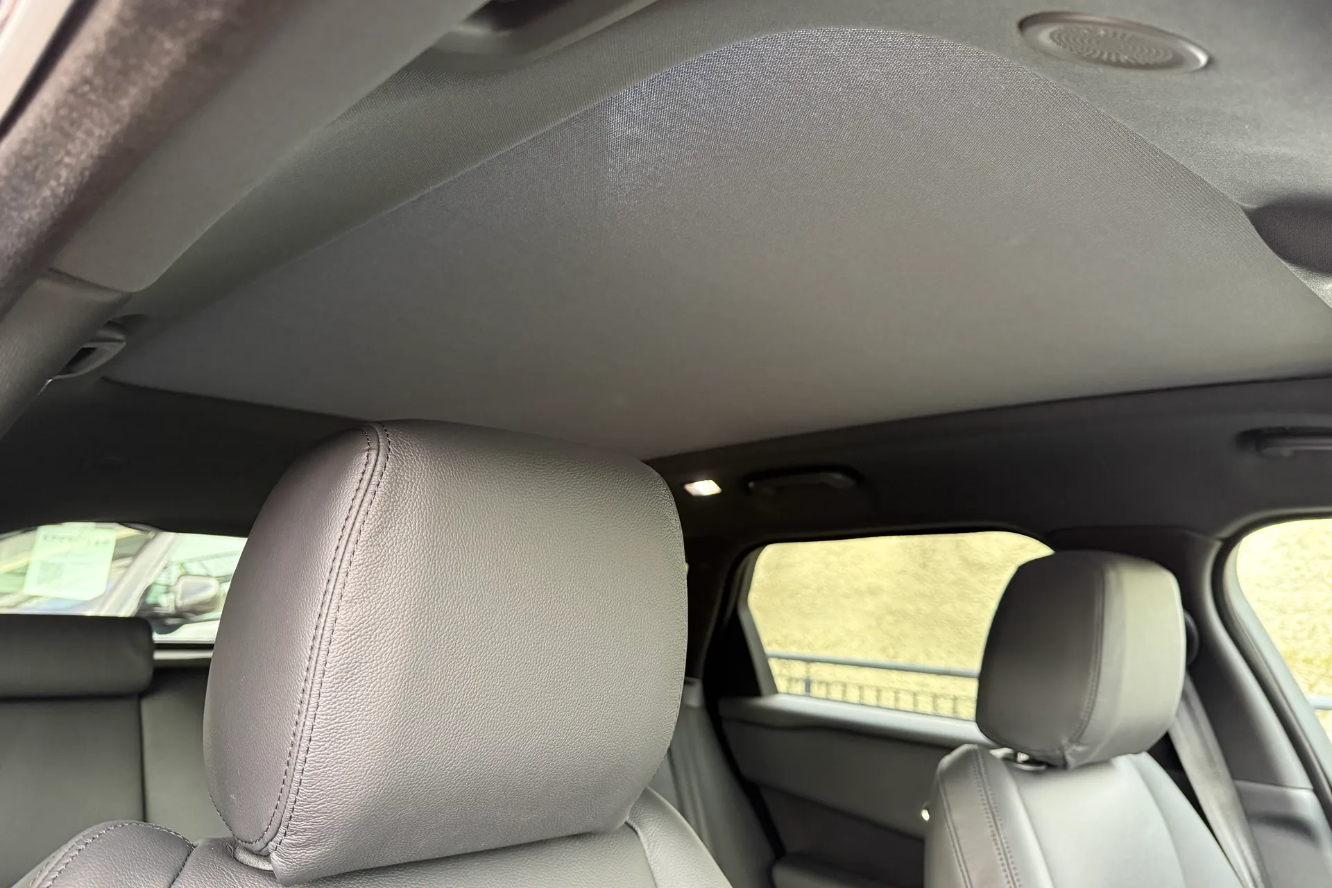 LAND ROVER RANGE ROVER VELAR thumbnail image number 8