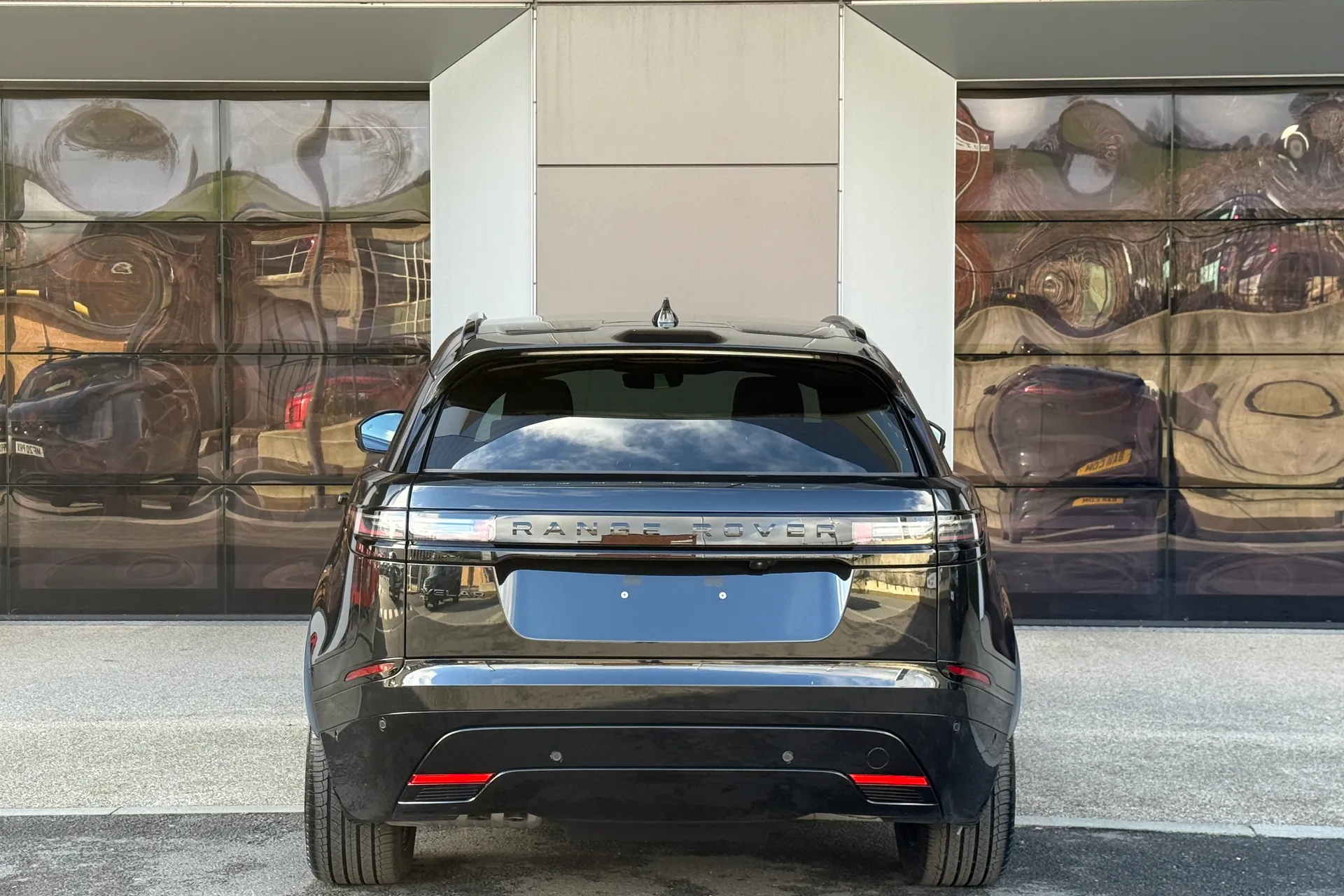 LAND ROVER RANGE ROVER VELAR thumbnail image number 13