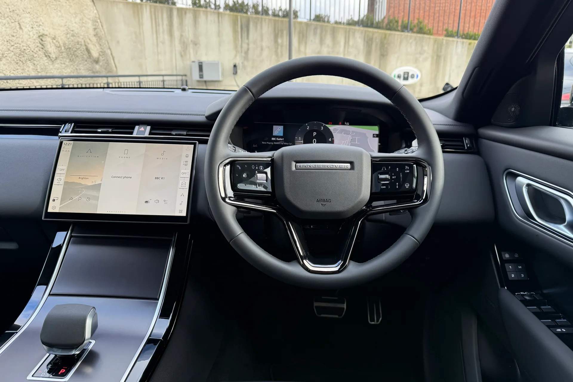 LAND ROVER RANGE ROVER VELAR thumbnail image number 45