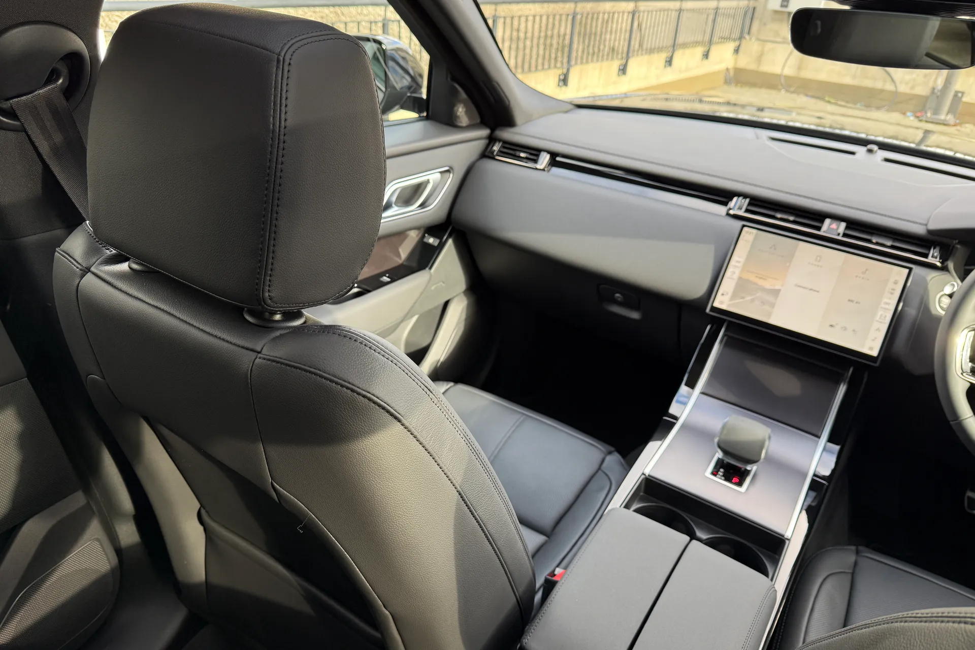 LAND ROVER RANGE ROVER VELAR thumbnail image number 44