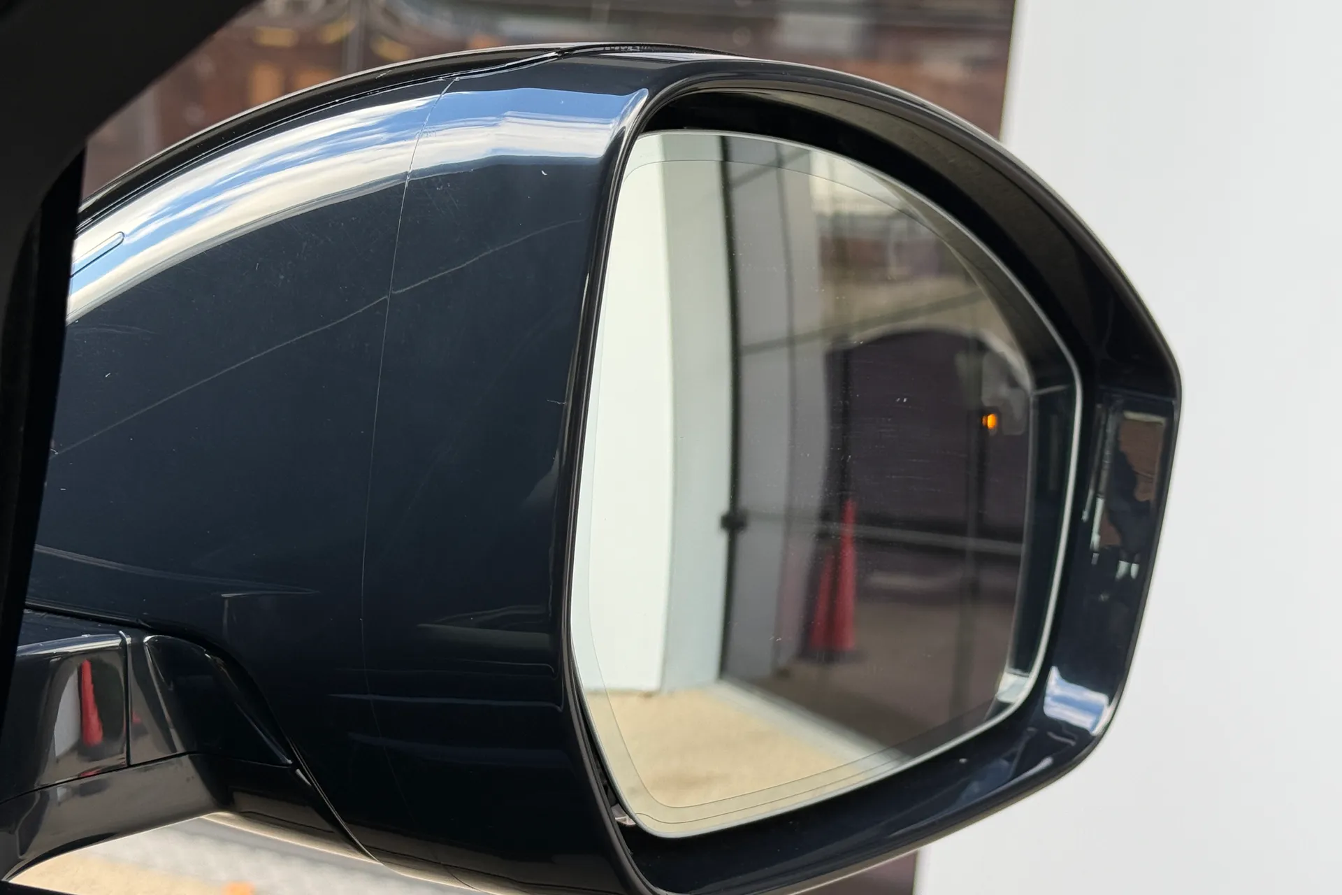 LAND ROVER RANGE ROVER VELAR thumbnail image number 27