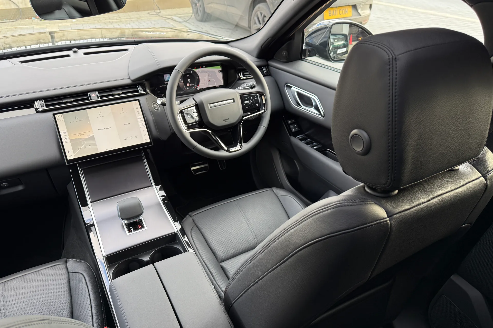 LAND ROVER RANGE ROVER VELAR thumbnail image number 53