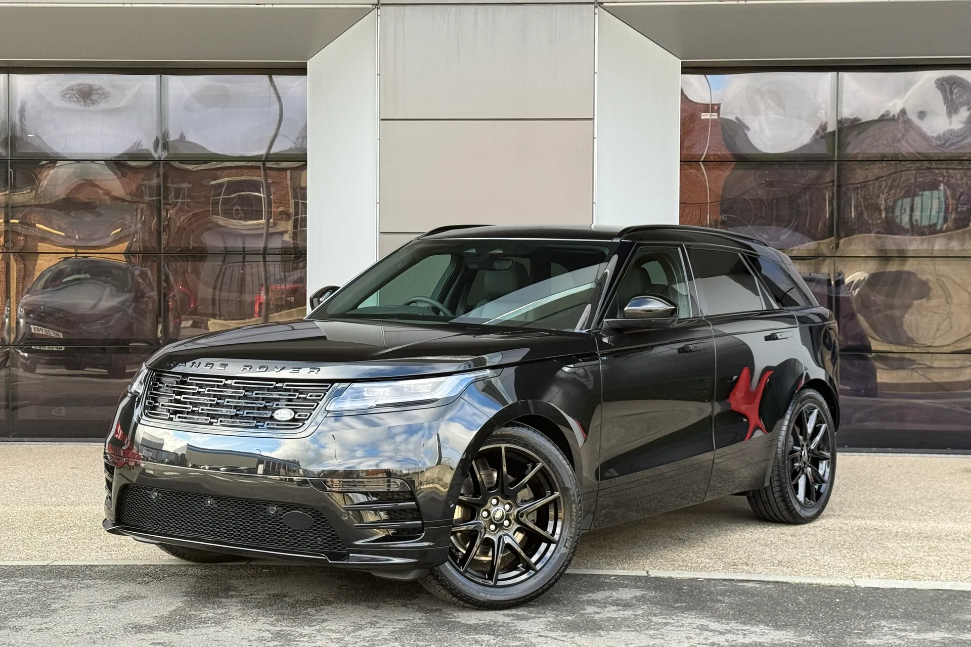 LAND ROVER RANGE ROVER VELAR thumbnail image number 10