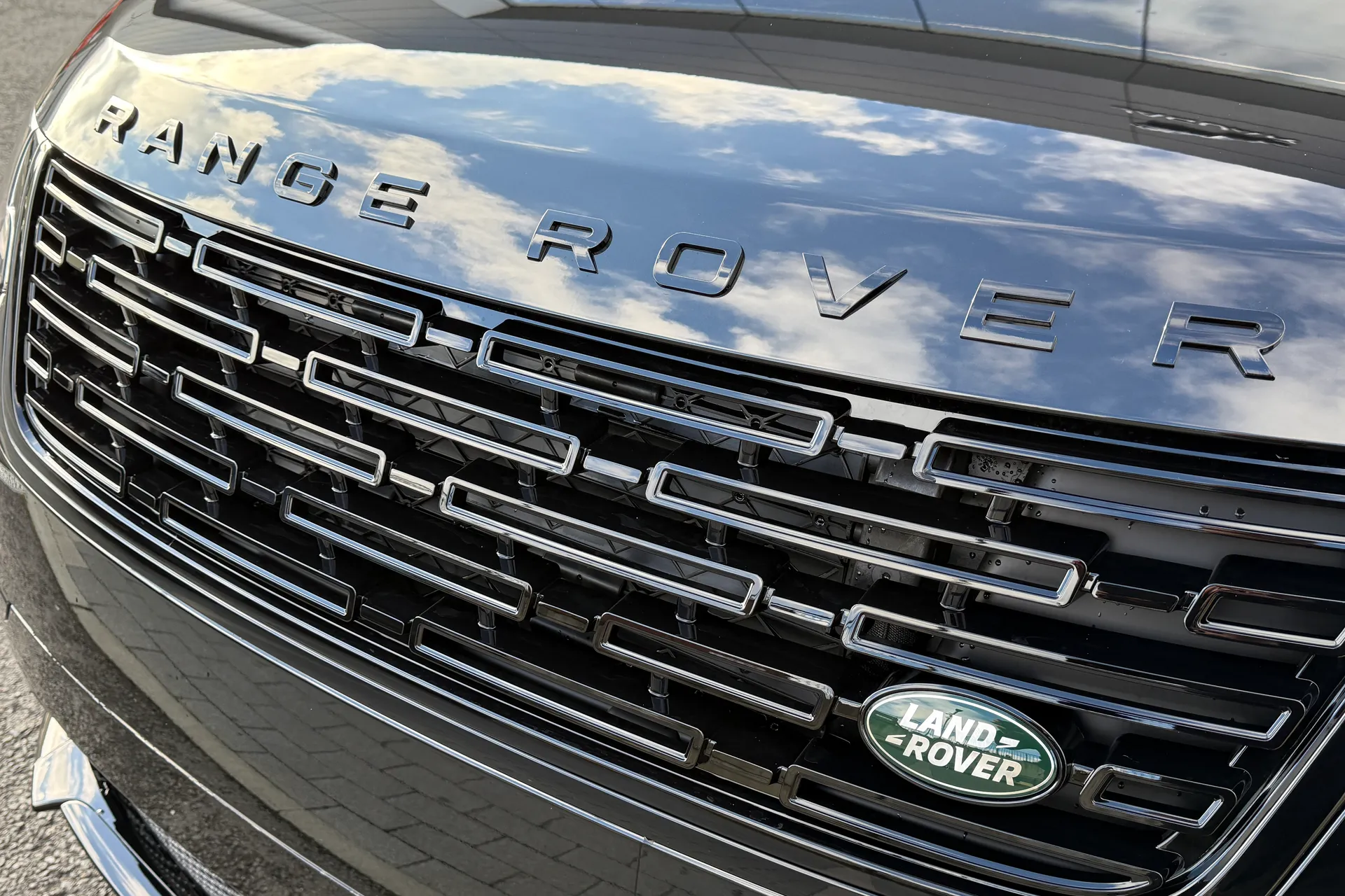 LAND ROVER RANGE ROVER VELAR thumbnail image number 30