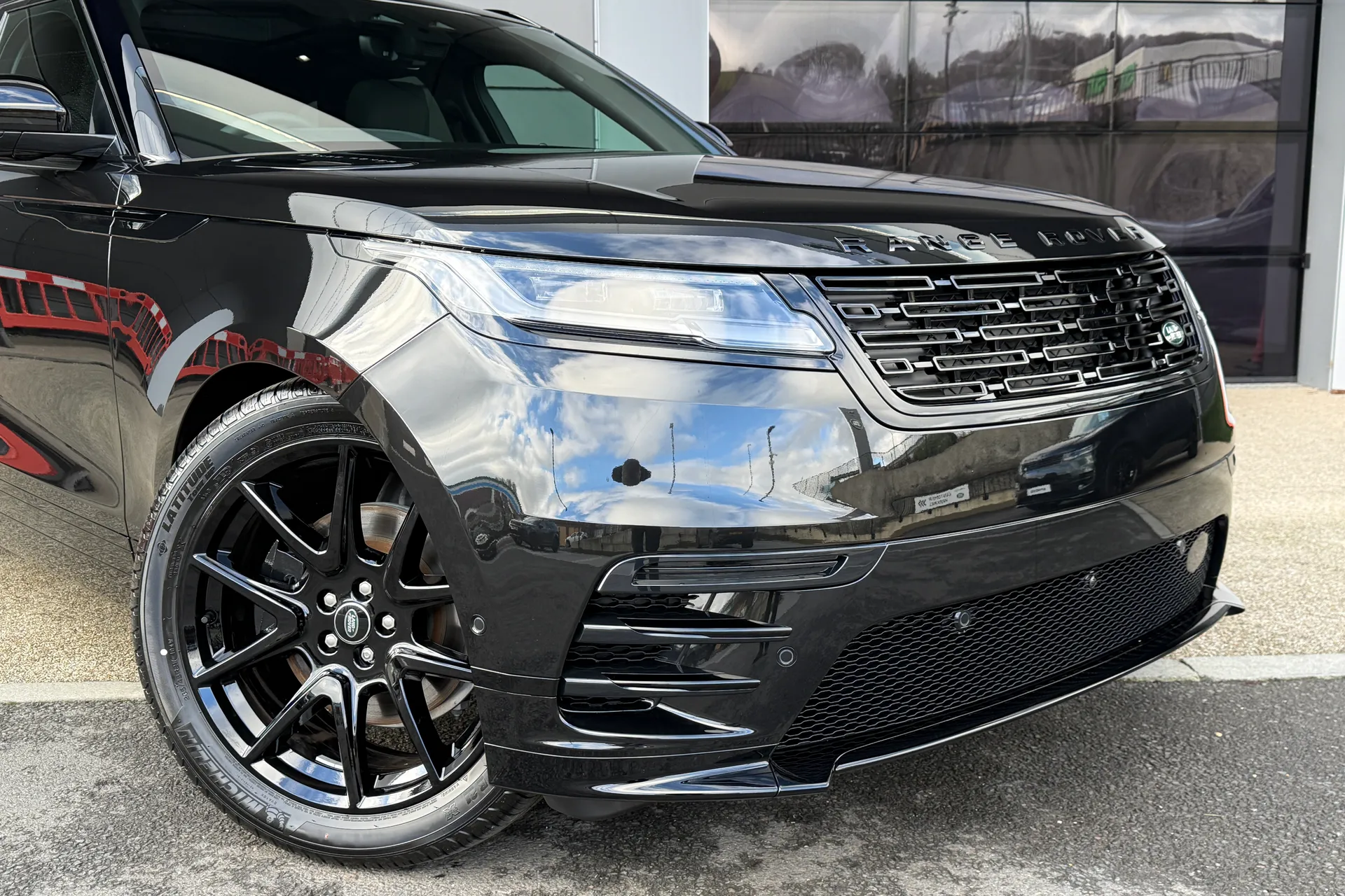 LAND ROVER RANGE ROVER VELAR thumbnail image number 16