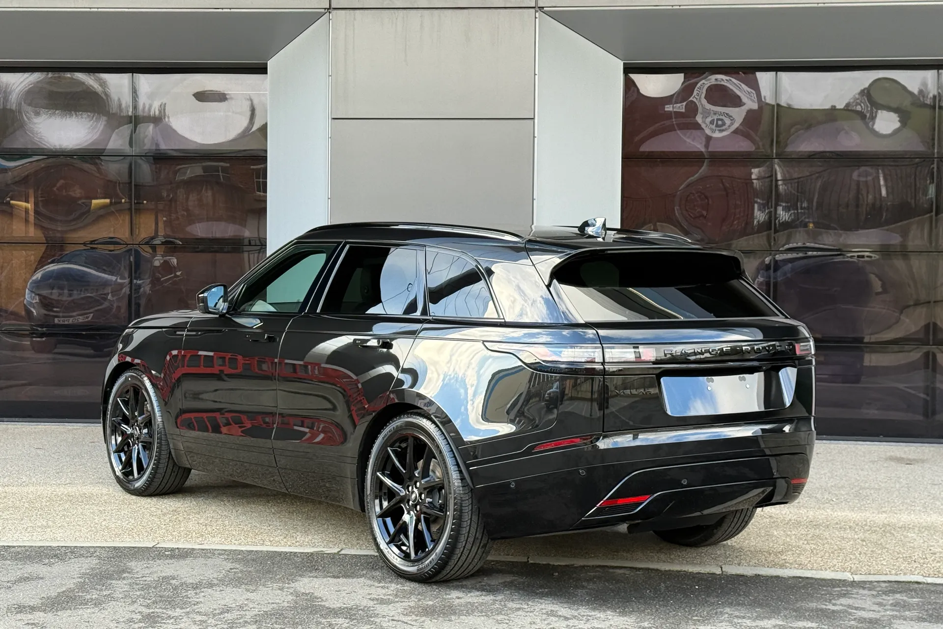 LAND ROVER RANGE ROVER VELAR thumbnail image number 11