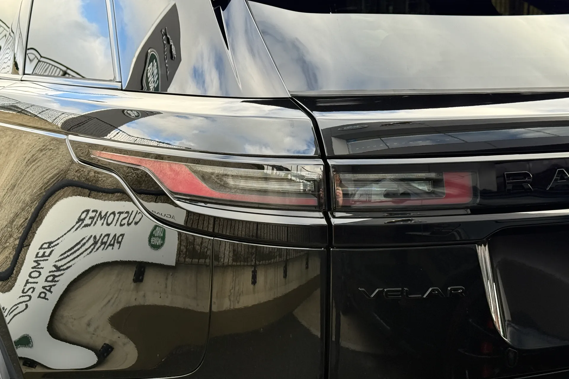 LAND ROVER RANGE ROVER VELAR thumbnail image number 22