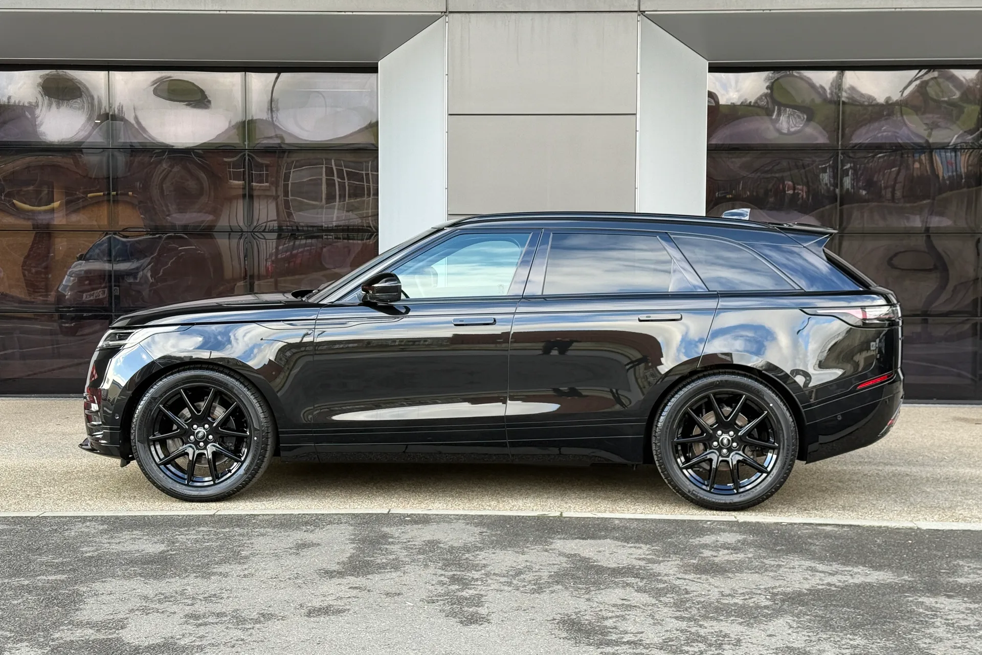 LAND ROVER RANGE ROVER VELAR thumbnail image number 7