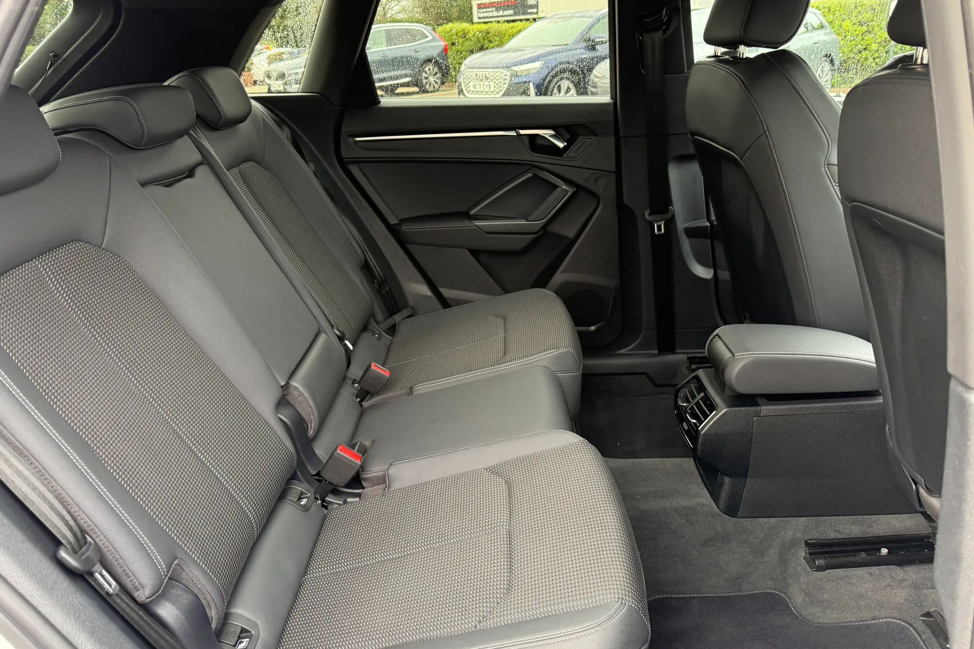 Audi Q3 thumbnail image number 42