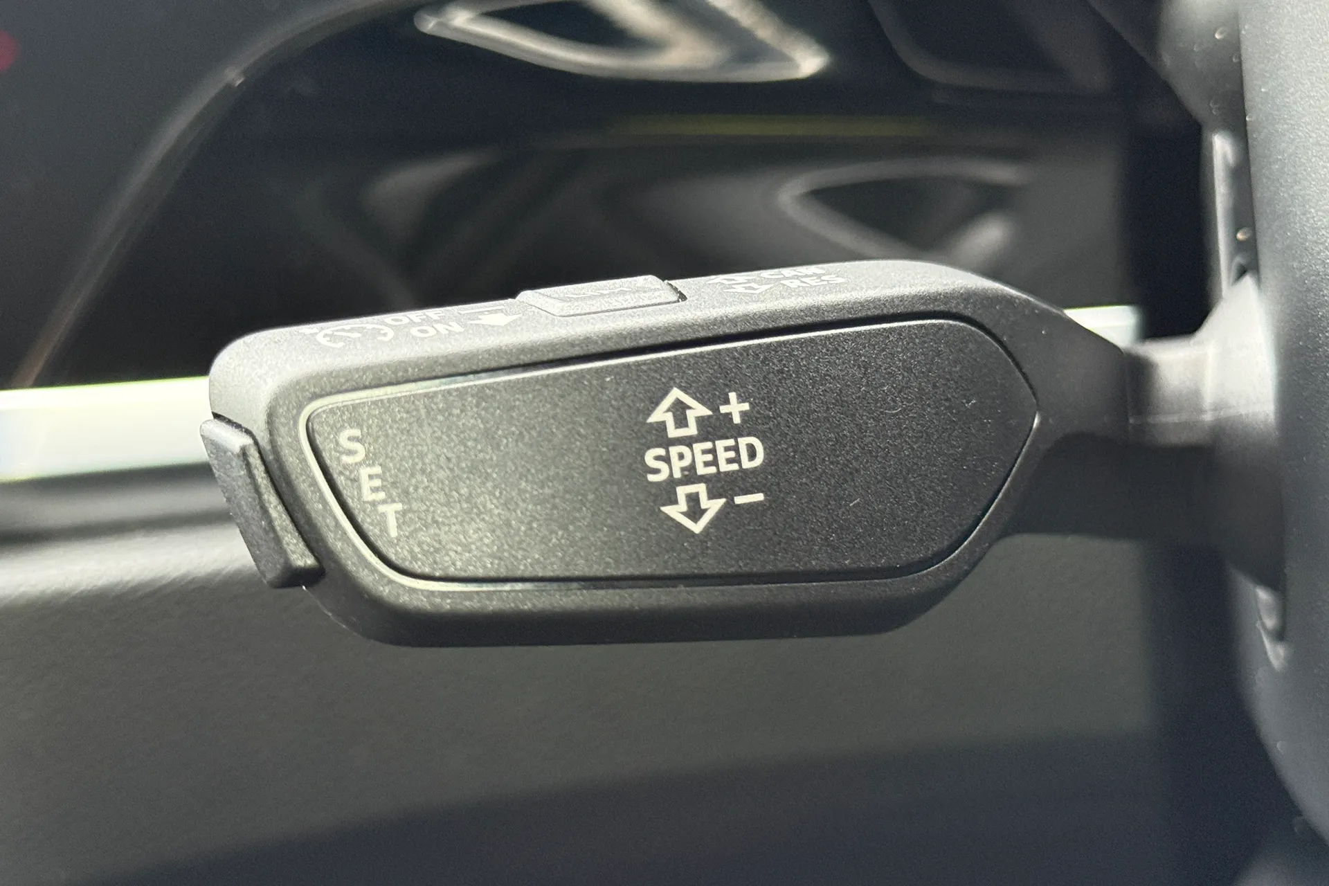 Audi Q3 thumbnail image number 14