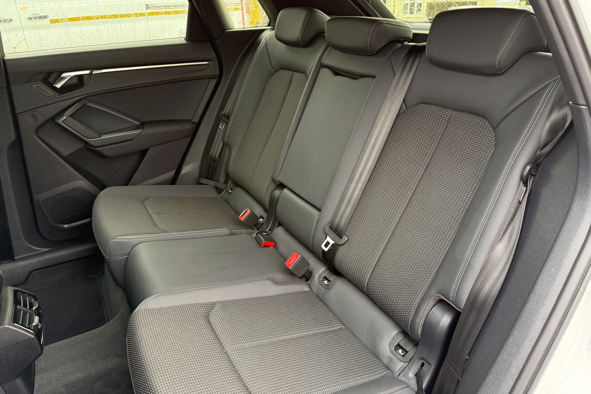 Audi Q3 thumbnail image number 40