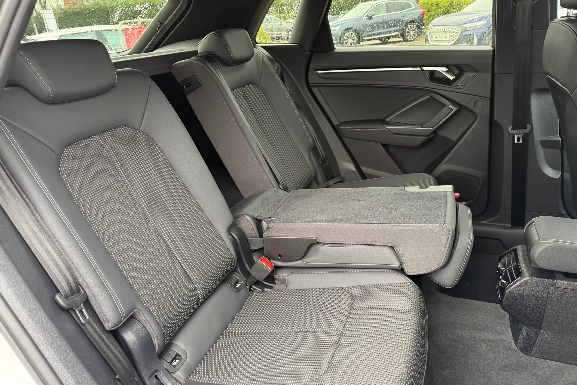 Audi Q3 thumbnail image number 44