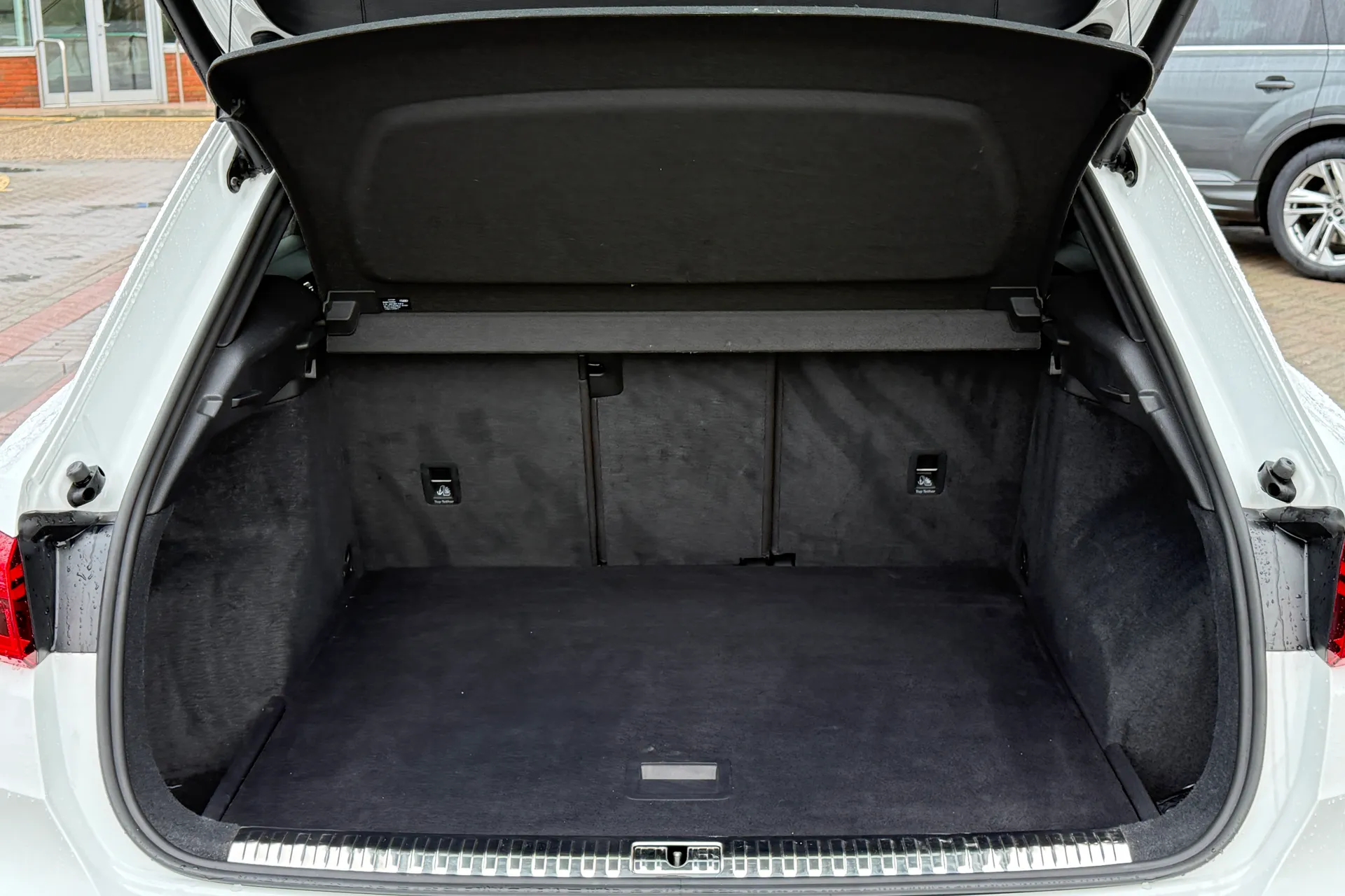 Audi Q3 thumbnail image number 32