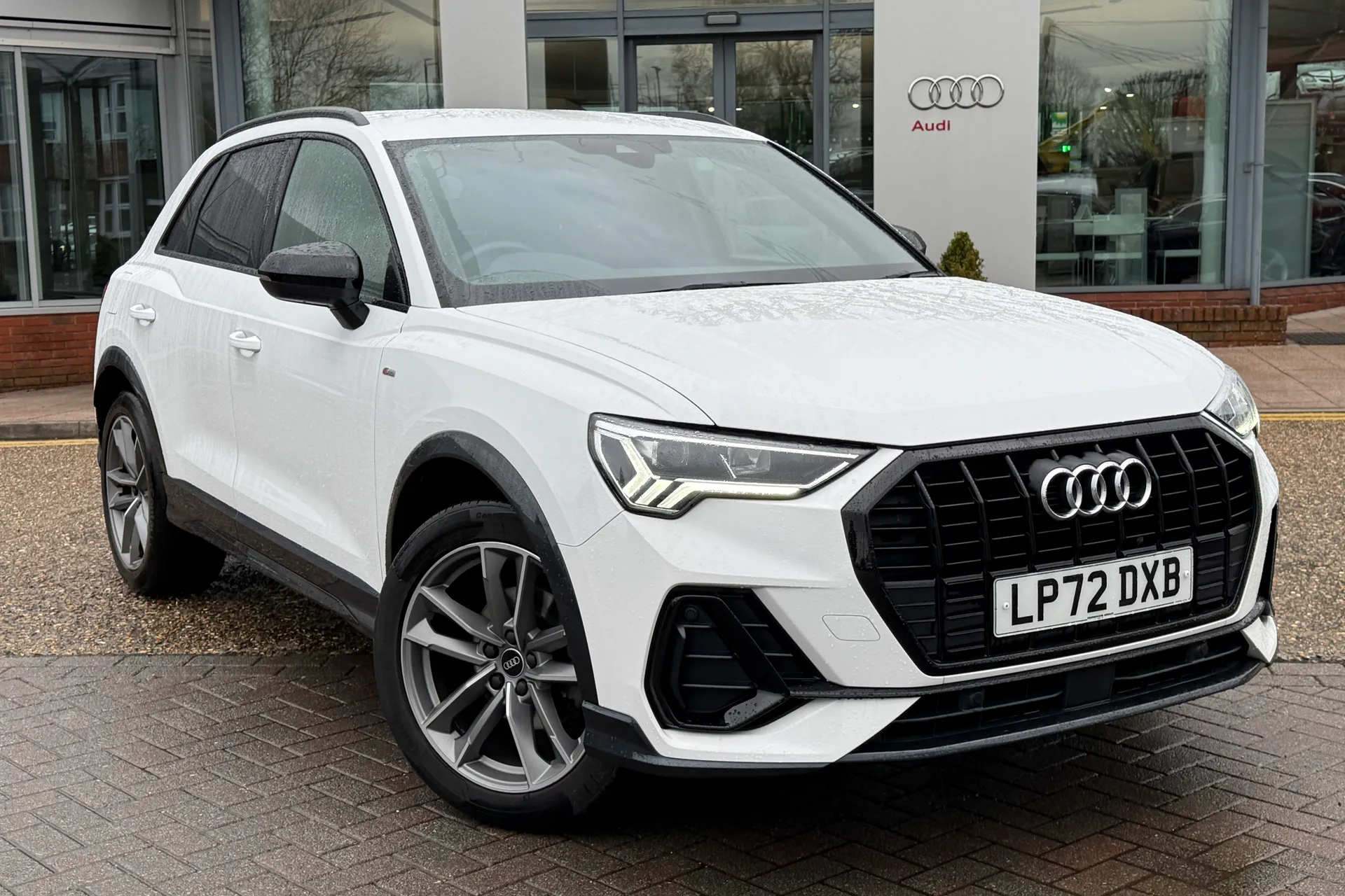 Audi Q3 thumbnail image number 21