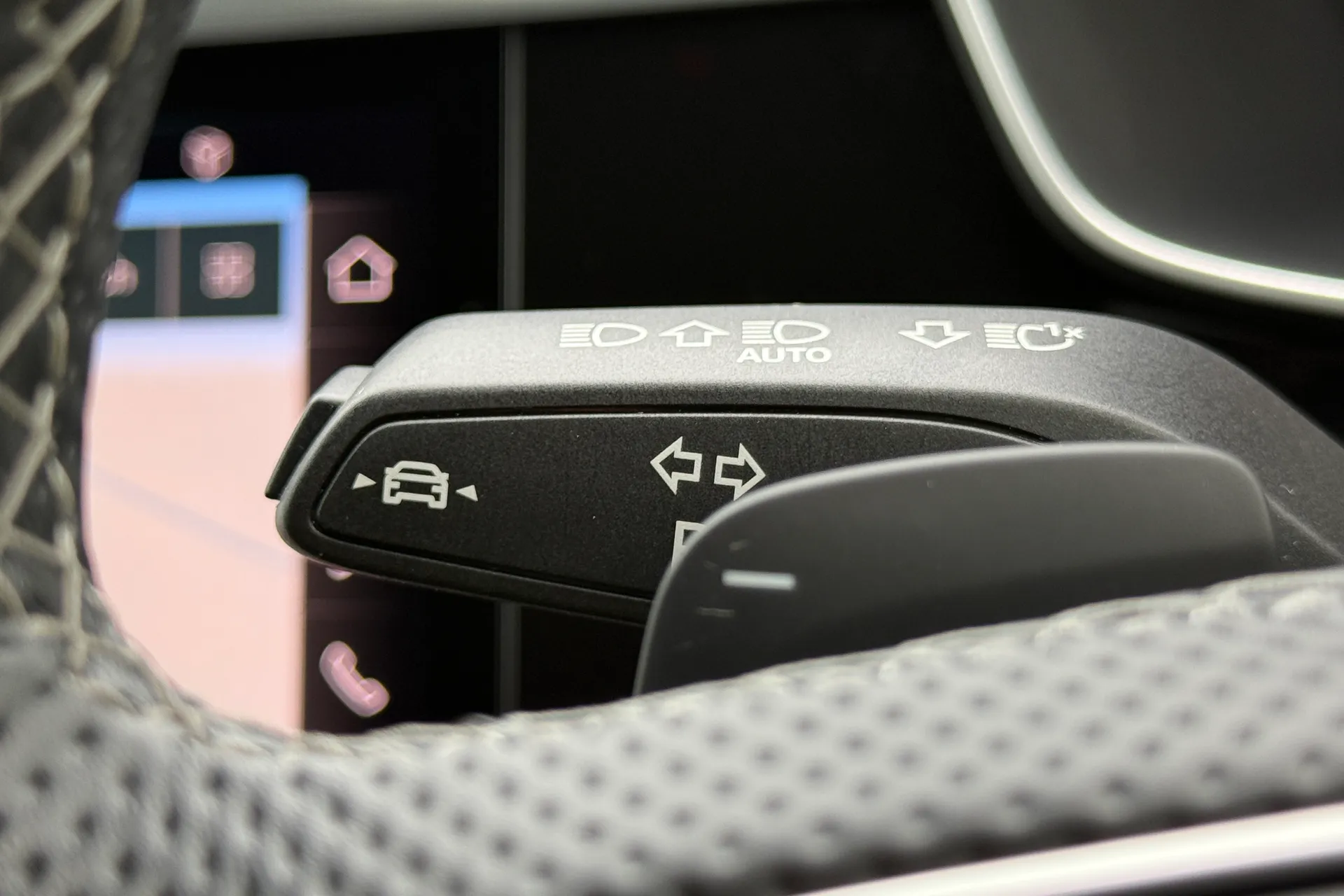 Audi Q3 thumbnail image number 15