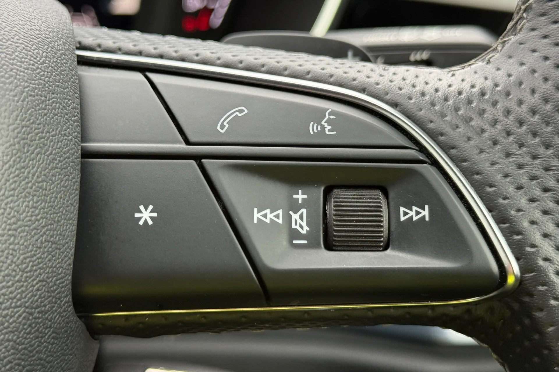 Audi Q3 thumbnail image number 19