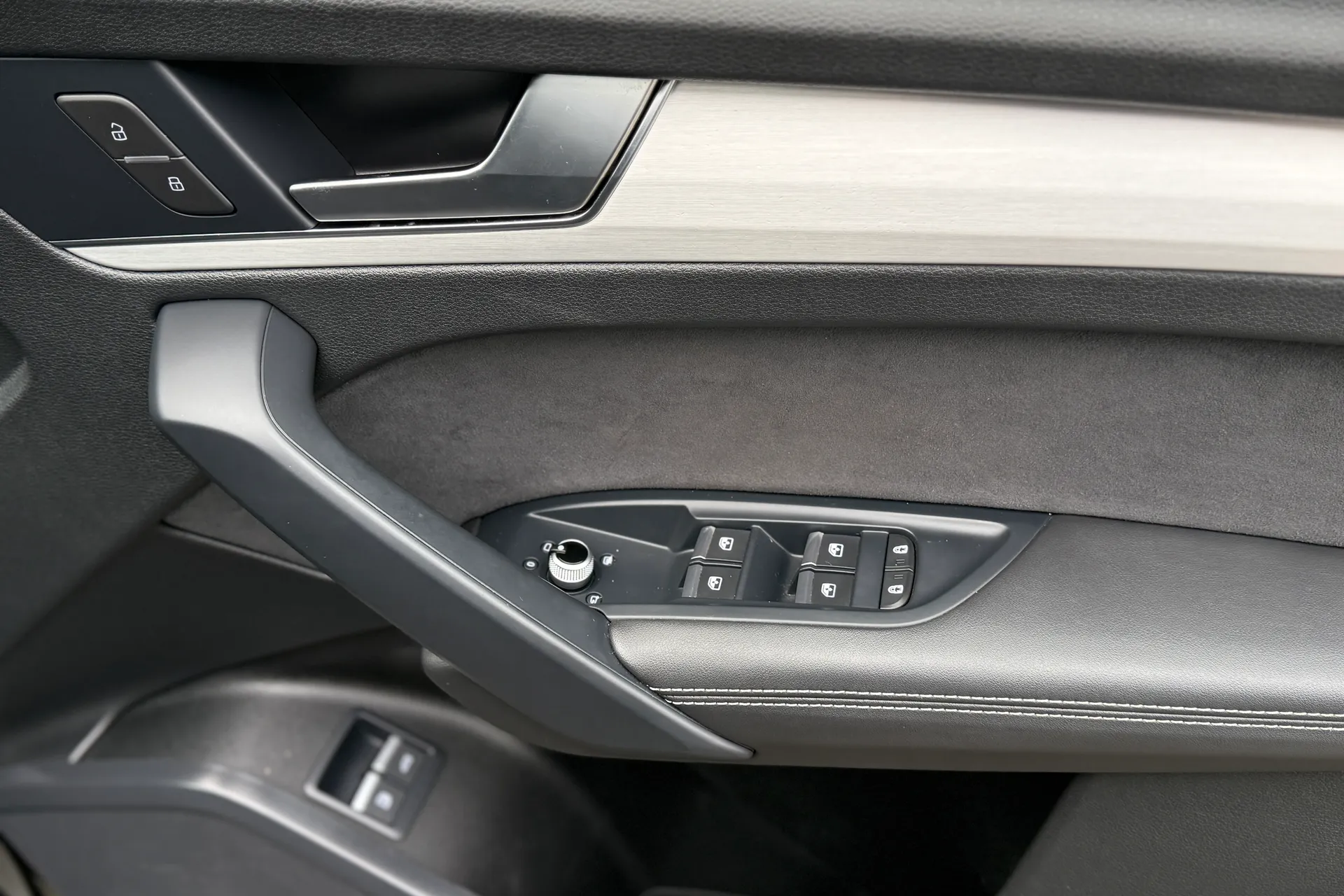 Audi Q5 thumbnail image number 44