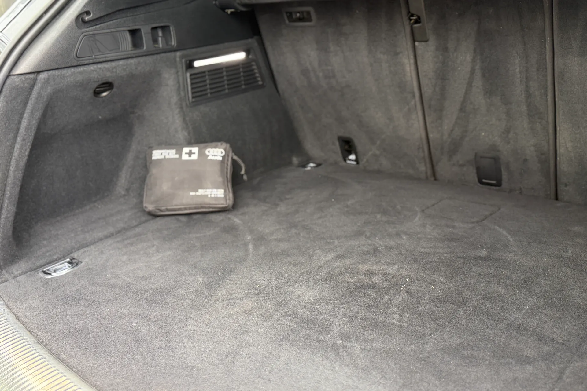 Audi Q5 thumbnail image number 31