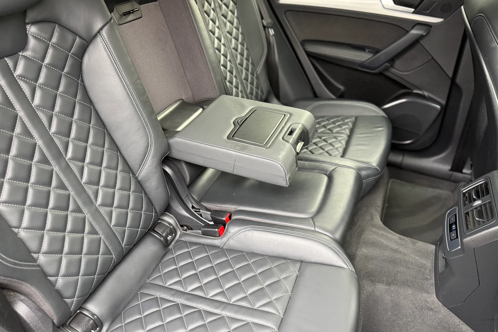 Audi Q5 thumbnail image number 37