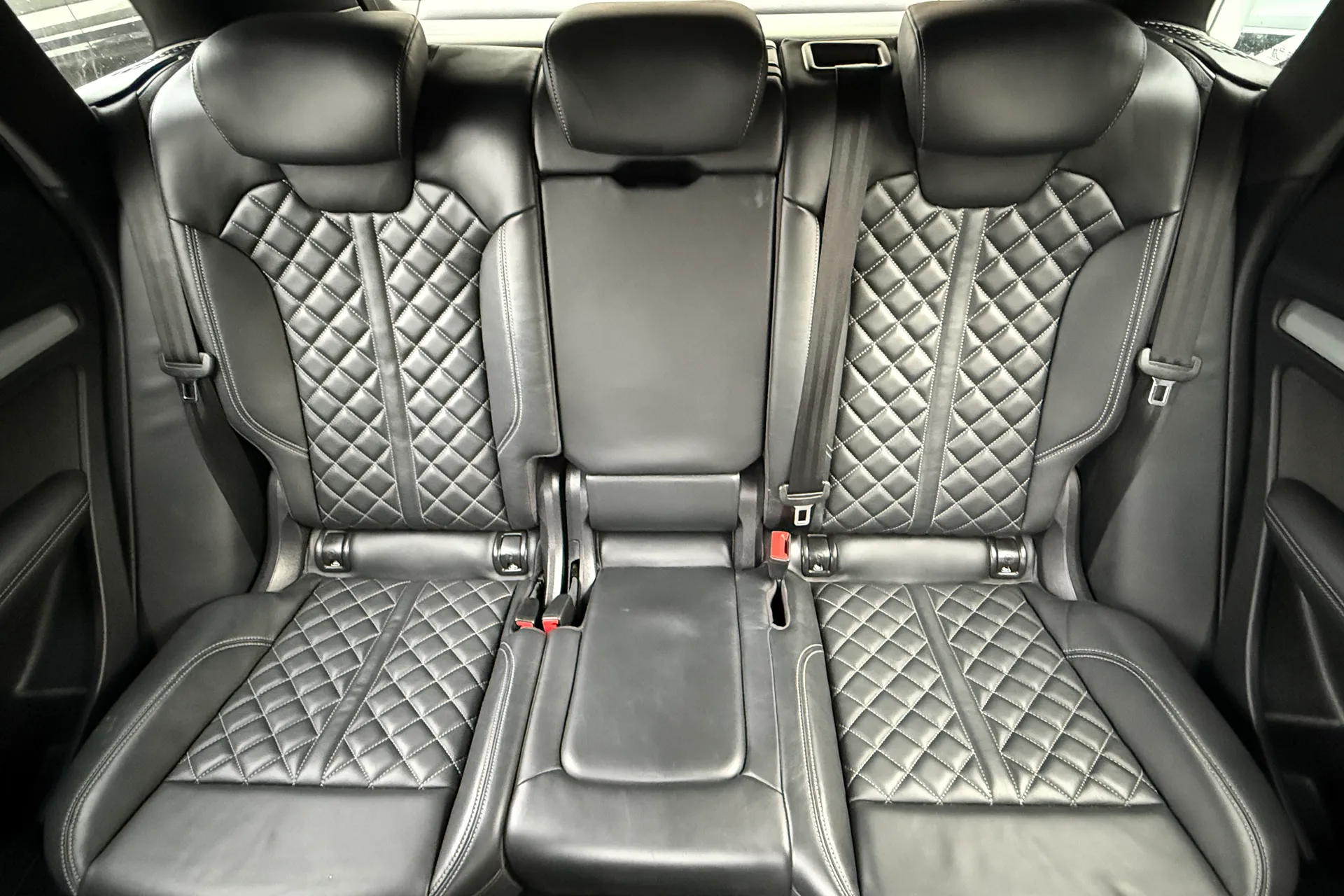 Audi Q5 thumbnail image number 36