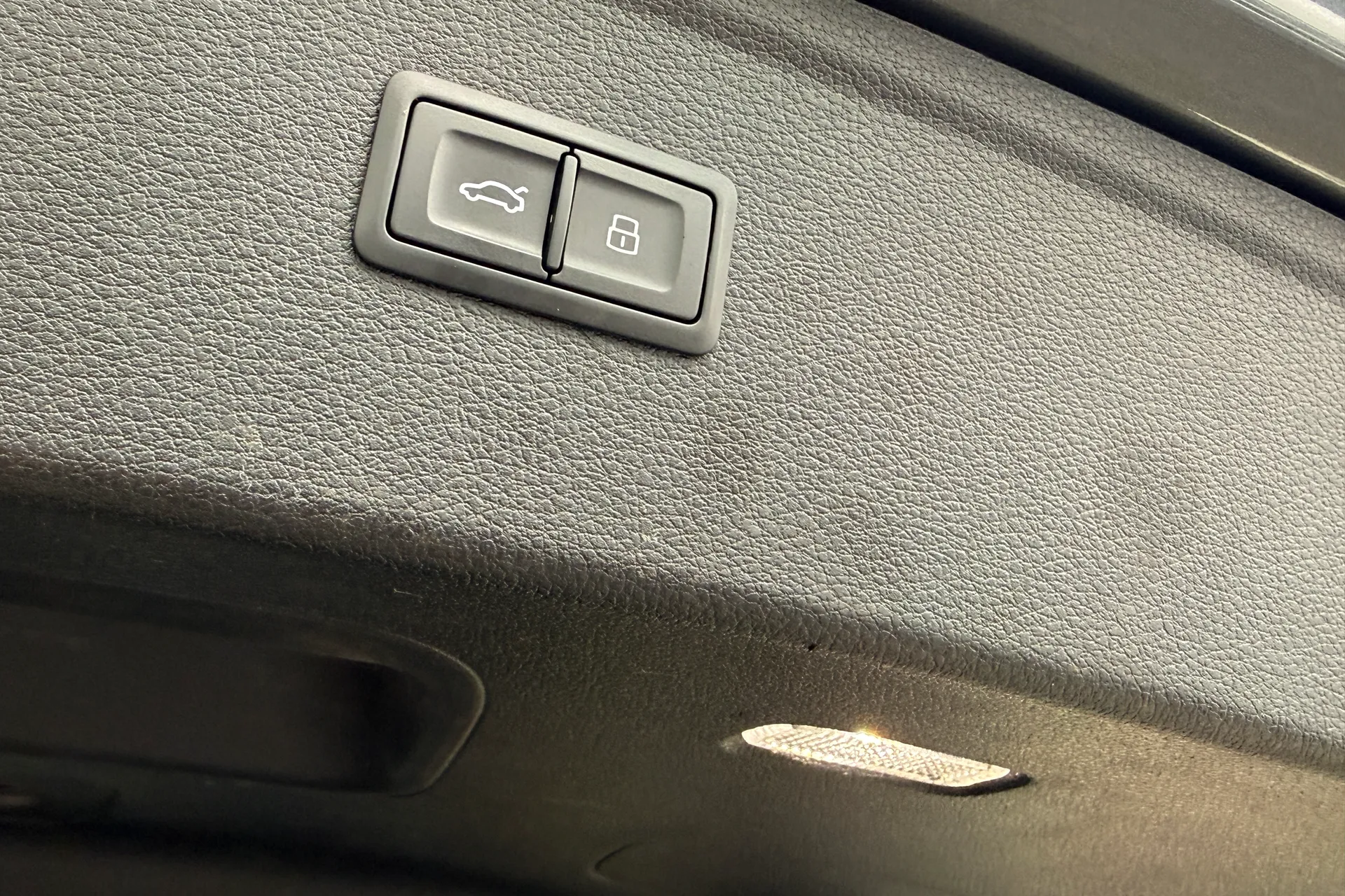 Audi Q5 thumbnail image number 30