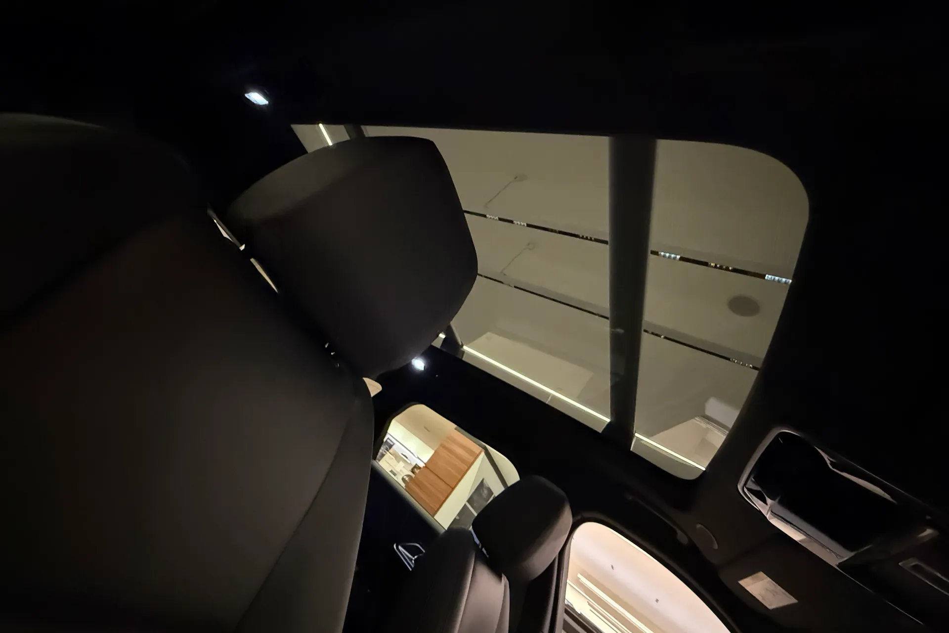 LAND ROVER RANGE ROVER VELAR thumbnail image number 5