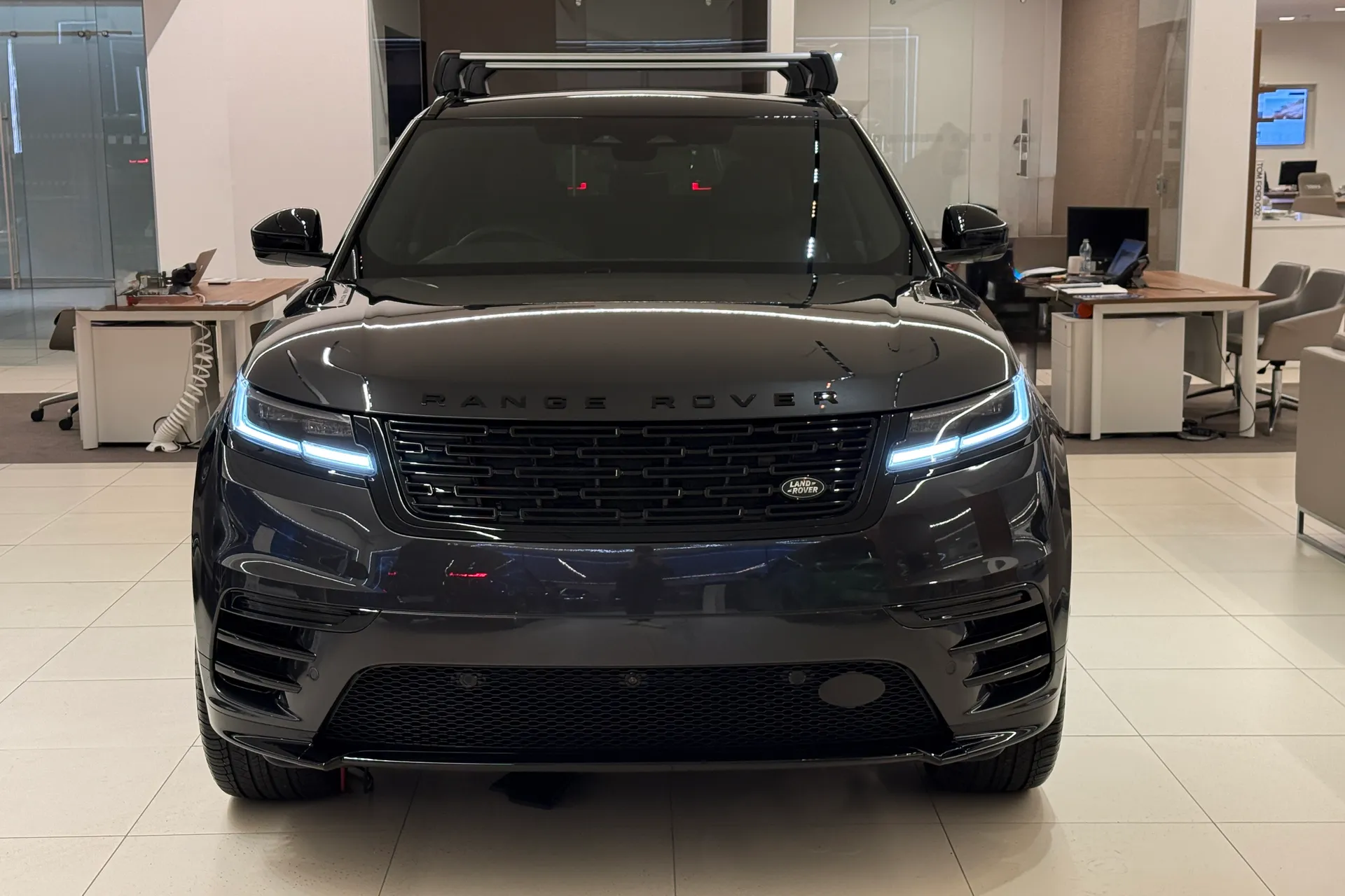 LAND ROVER RANGE ROVER VELAR thumbnail image number 8