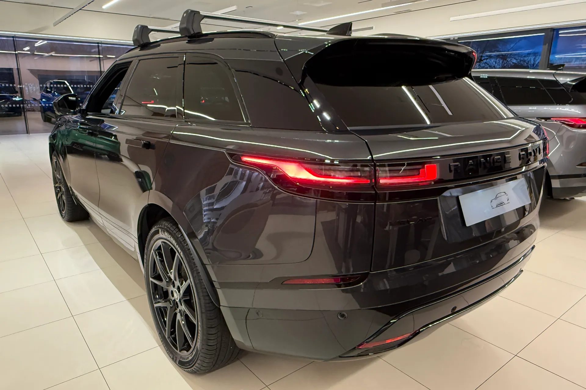 LAND ROVER RANGE ROVER VELAR thumbnail image number 2