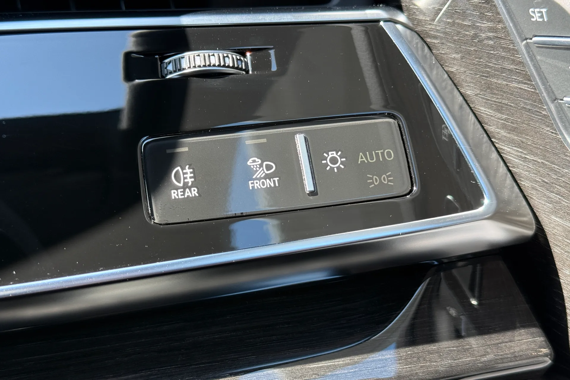 Audi Q8 thumbnail image number 14
