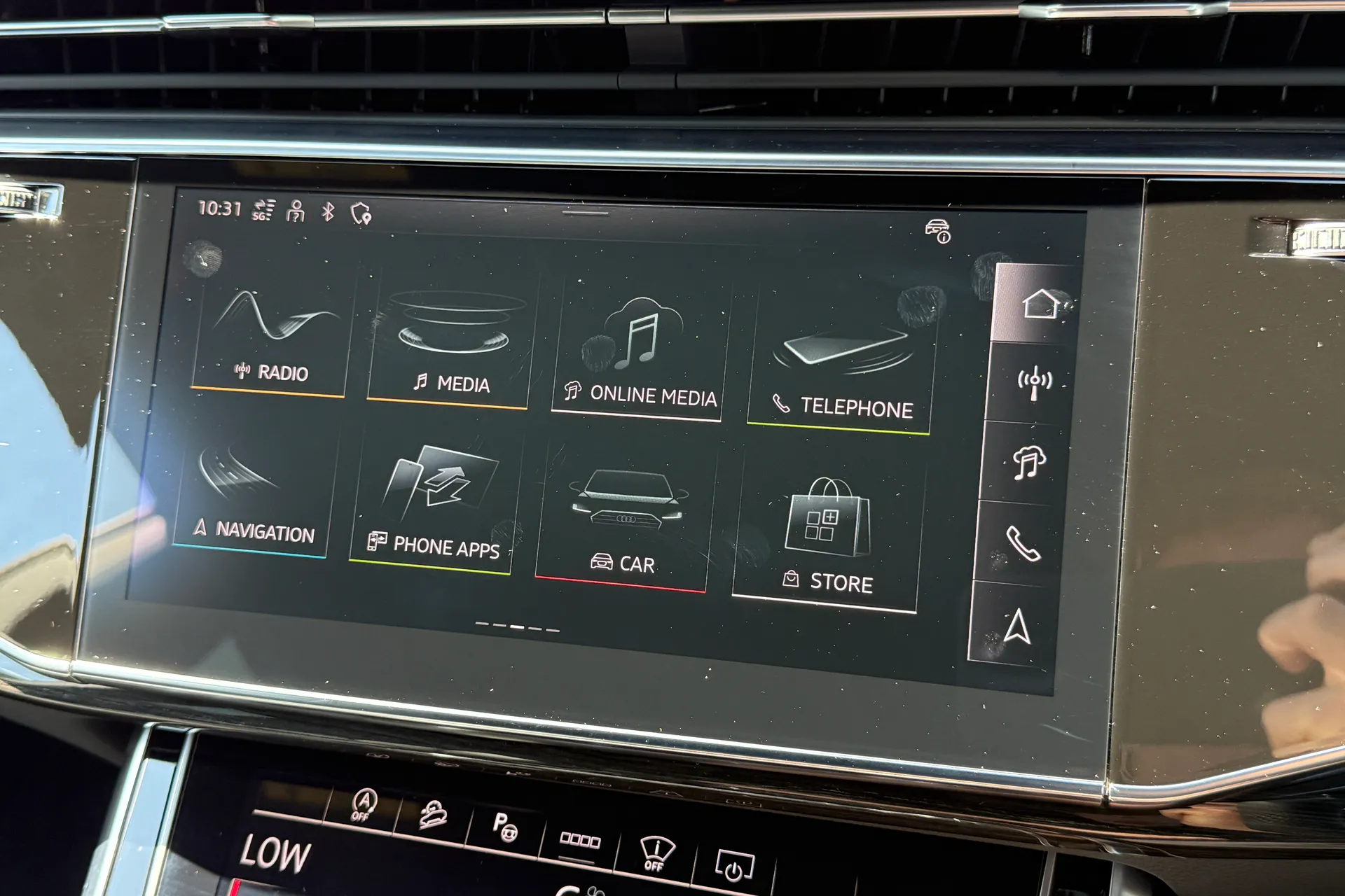 Audi Q8 thumbnail image number 23