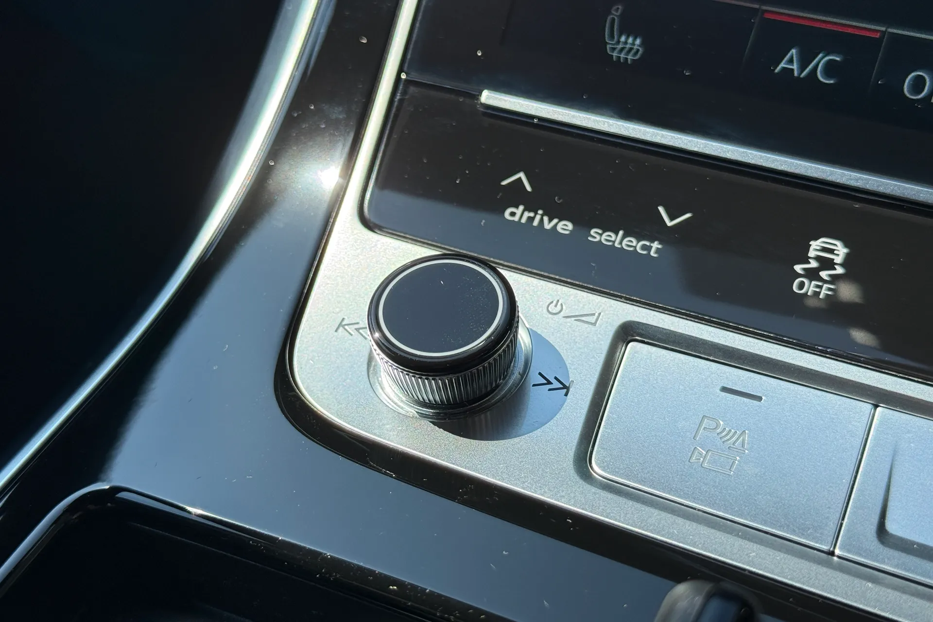 Audi Q8 thumbnail image number 29