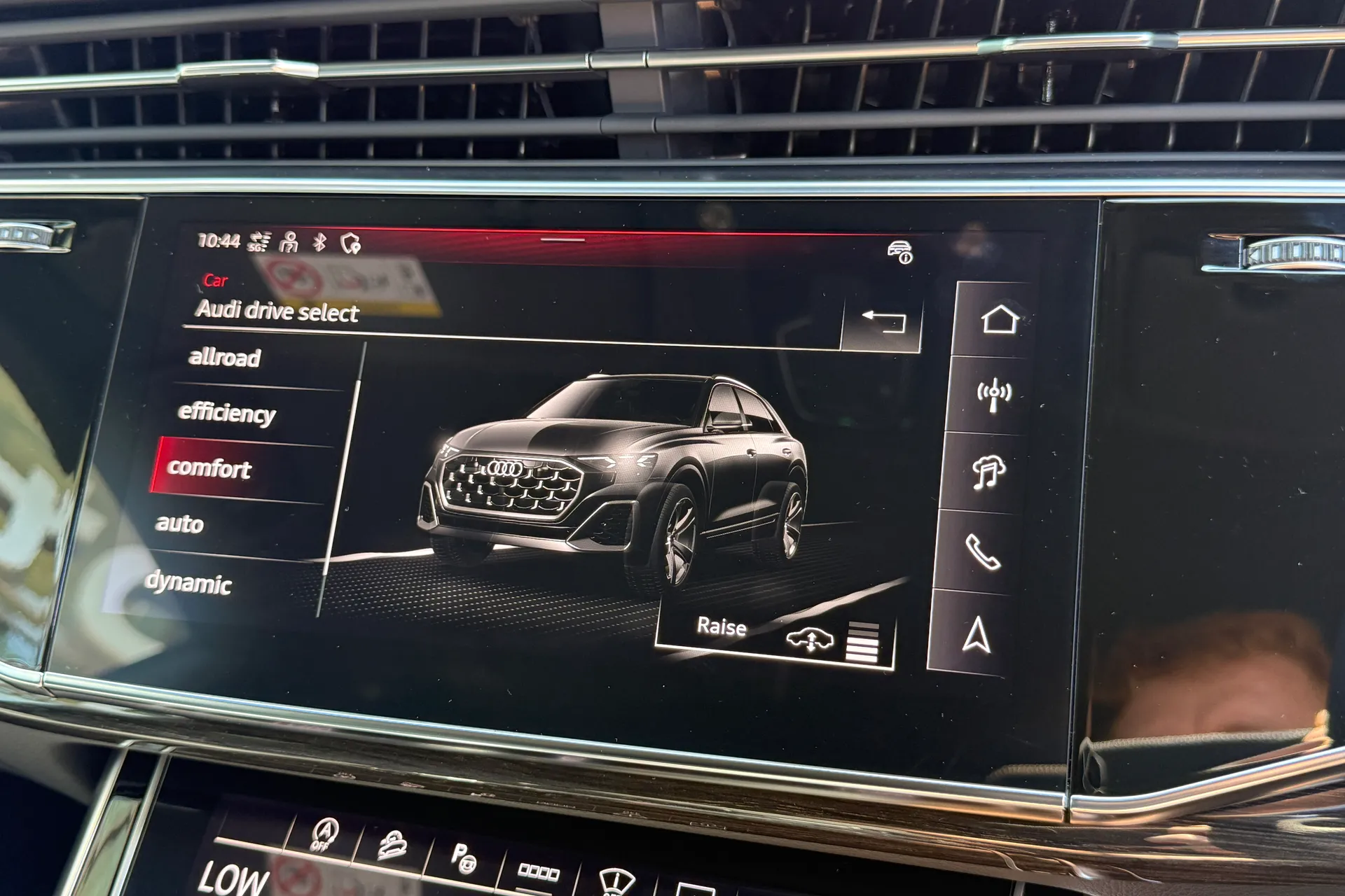 Audi Q8 thumbnail image number 27