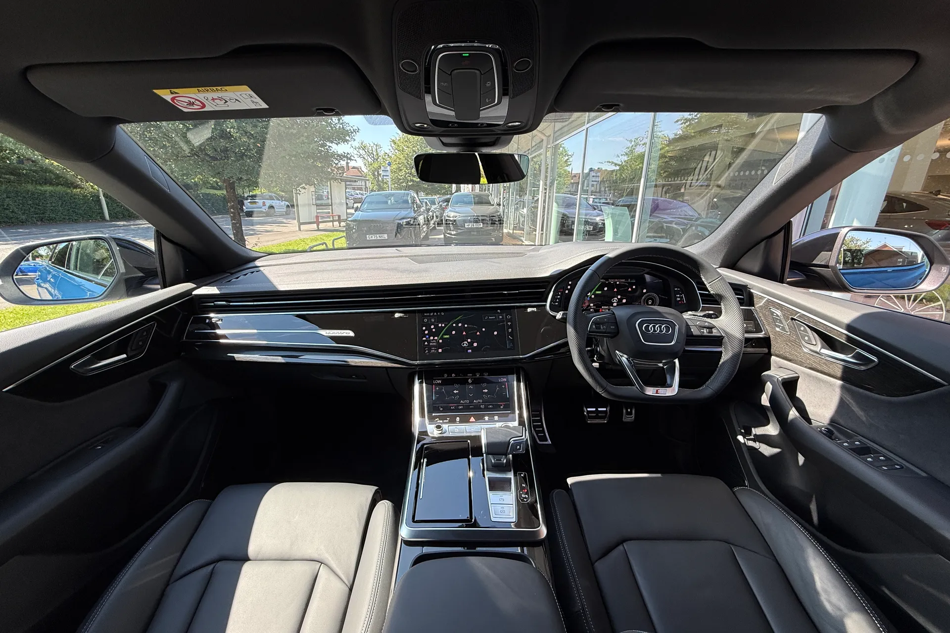 Audi Q8 thumbnail image number 3