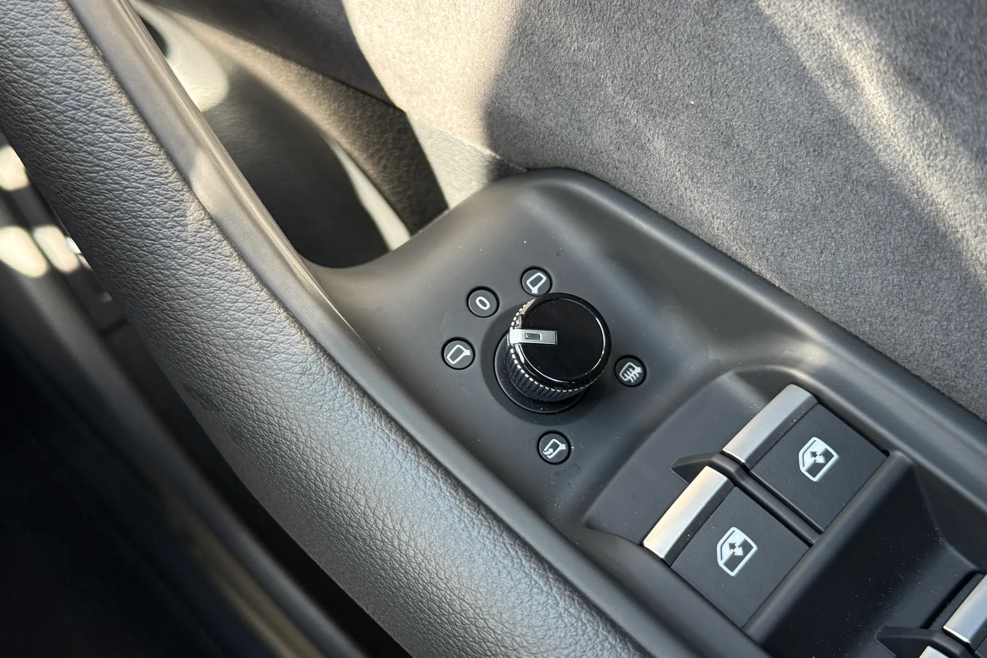 Audi Q8 thumbnail image number 19