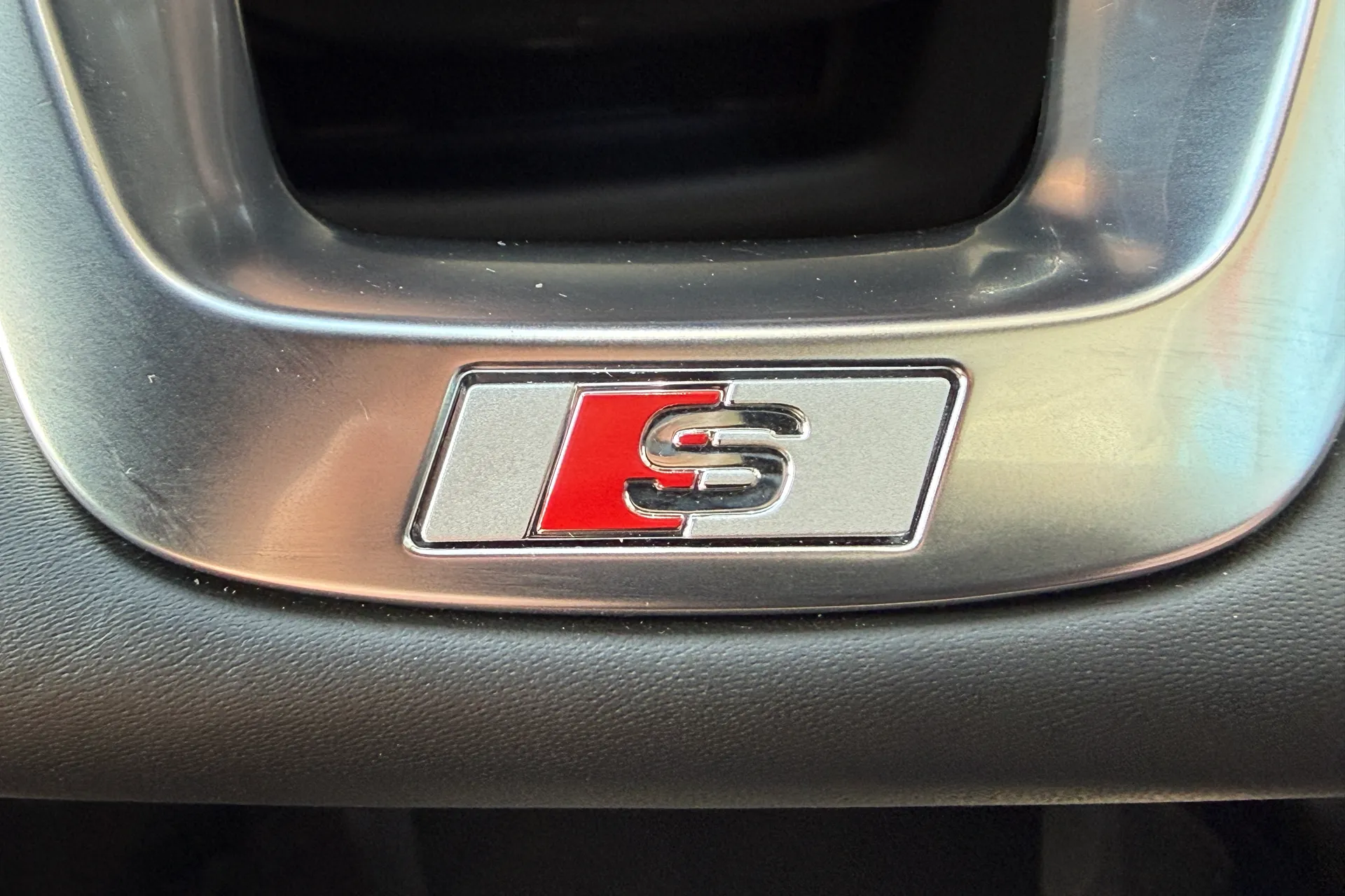 Audi Q8 thumbnail image number 10
