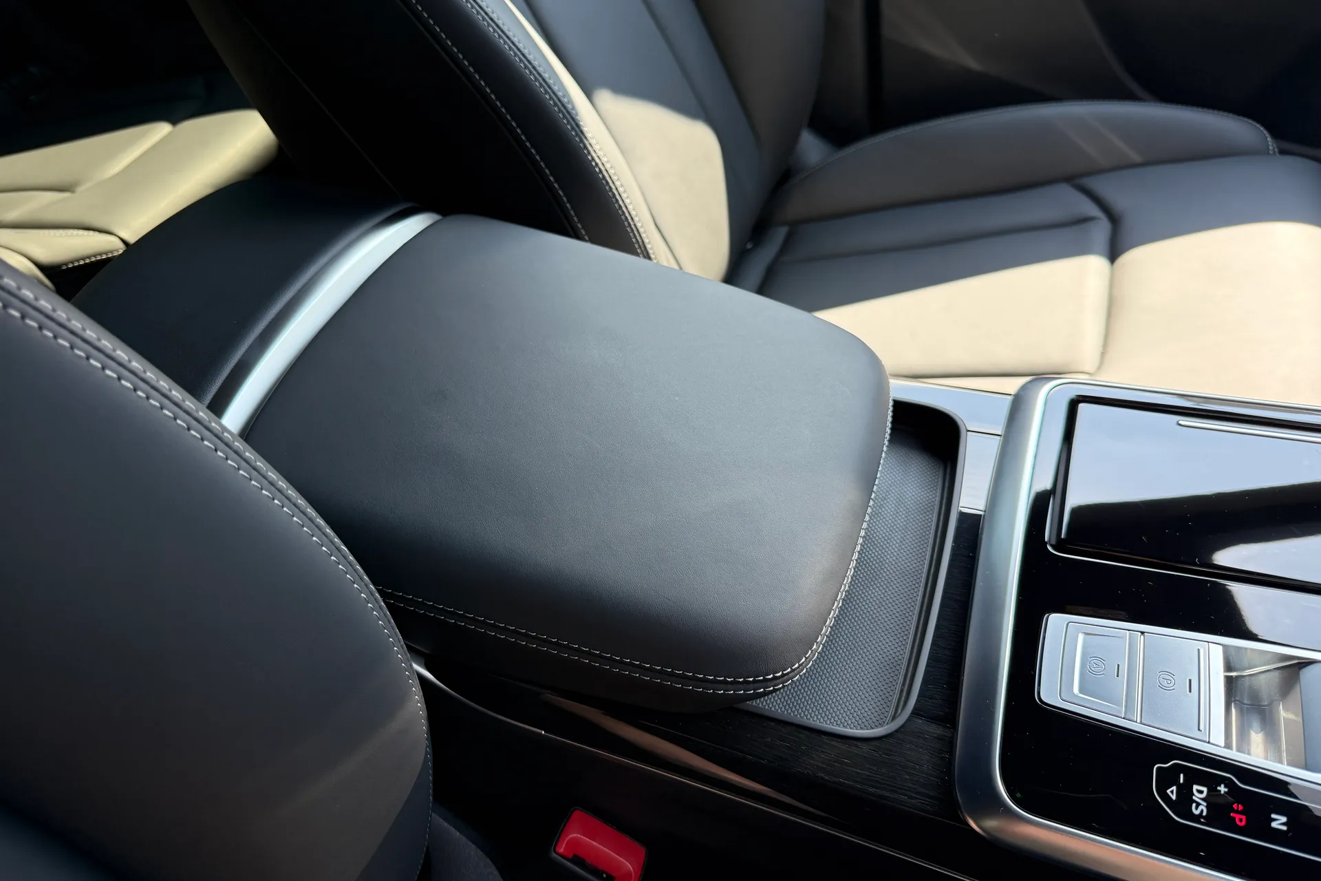 Audi Q8 thumbnail image number 36