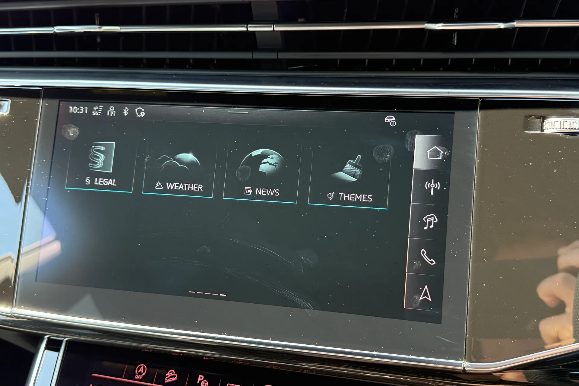 Audi Q8 thumbnail image number 25