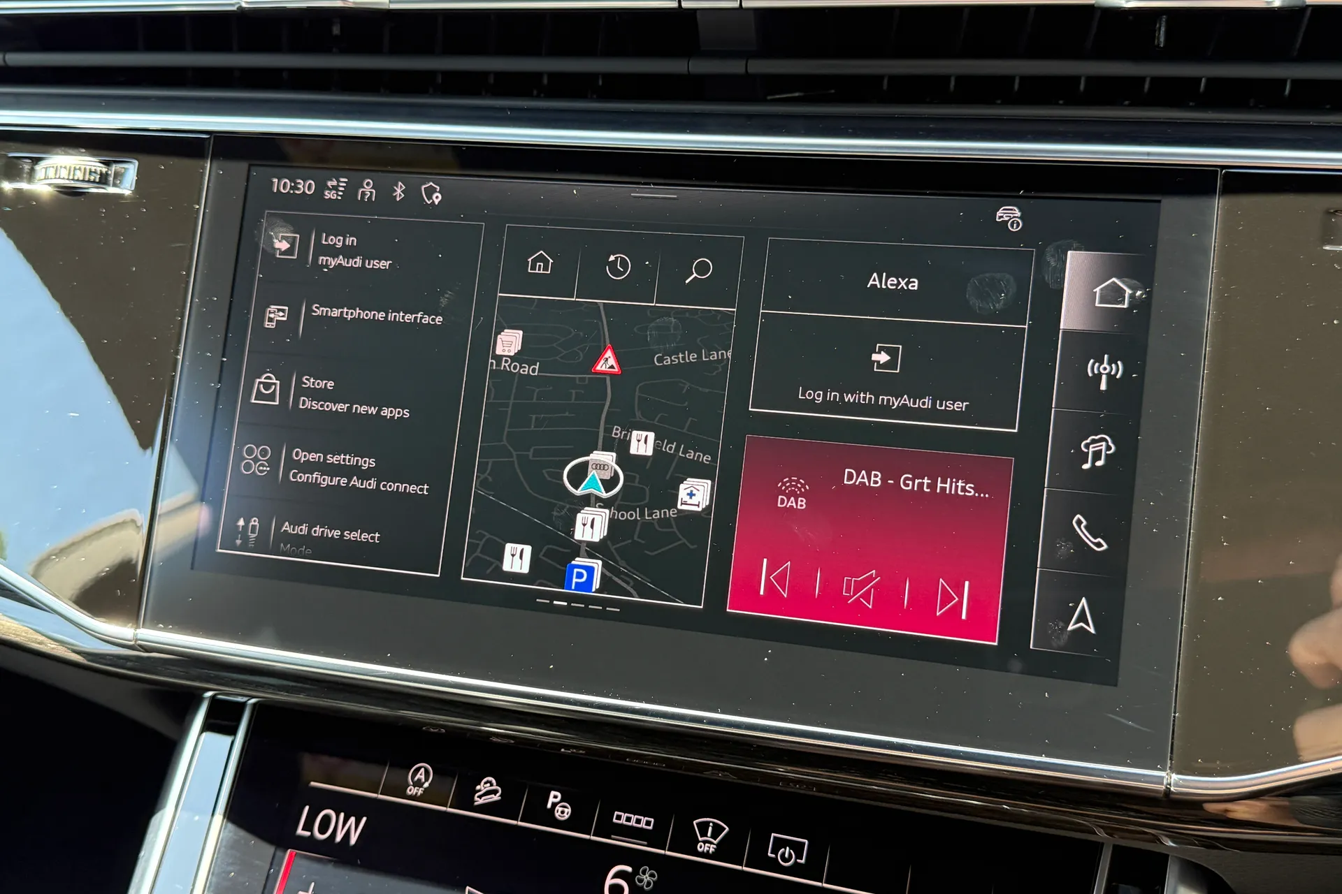 Audi Q8 thumbnail image number 22