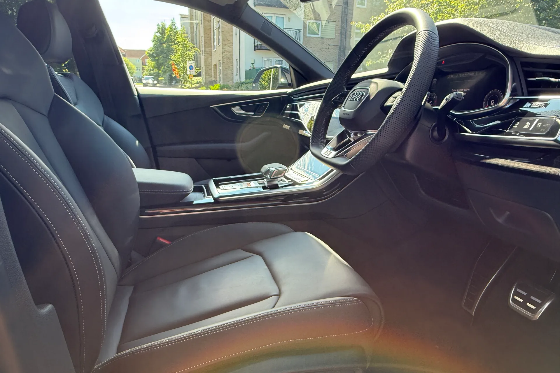 Audi Q8 thumbnail image number 38
