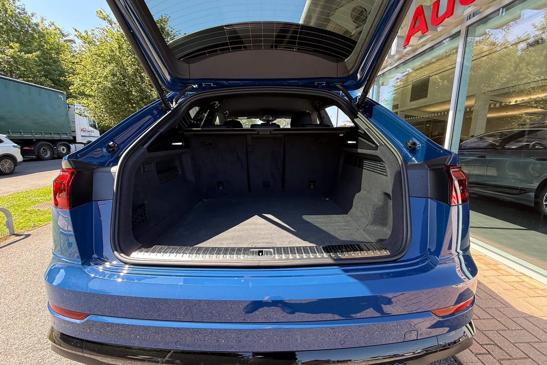 Audi Q8 thumbnail image number 49