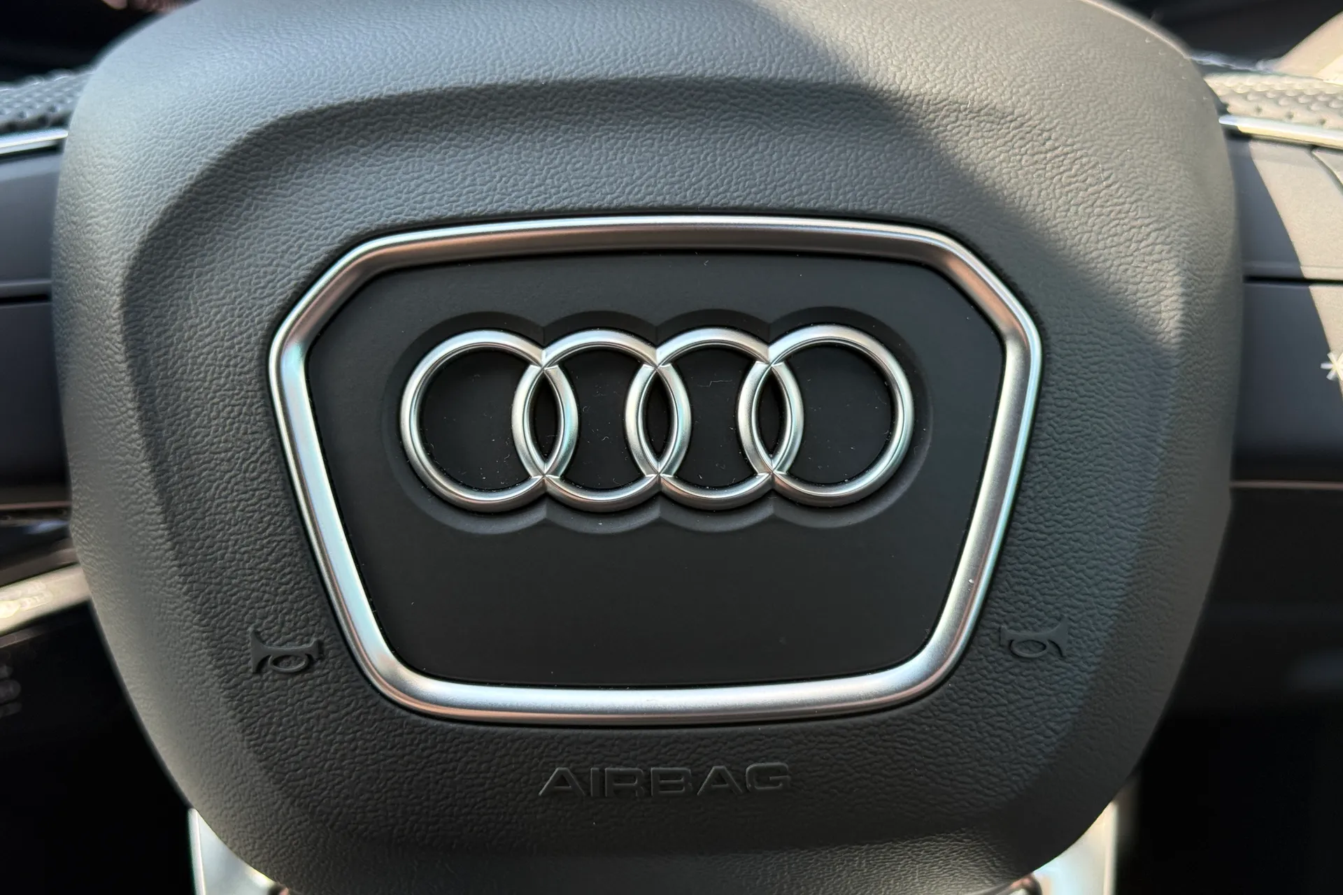 Audi Q8 thumbnail image number 12
