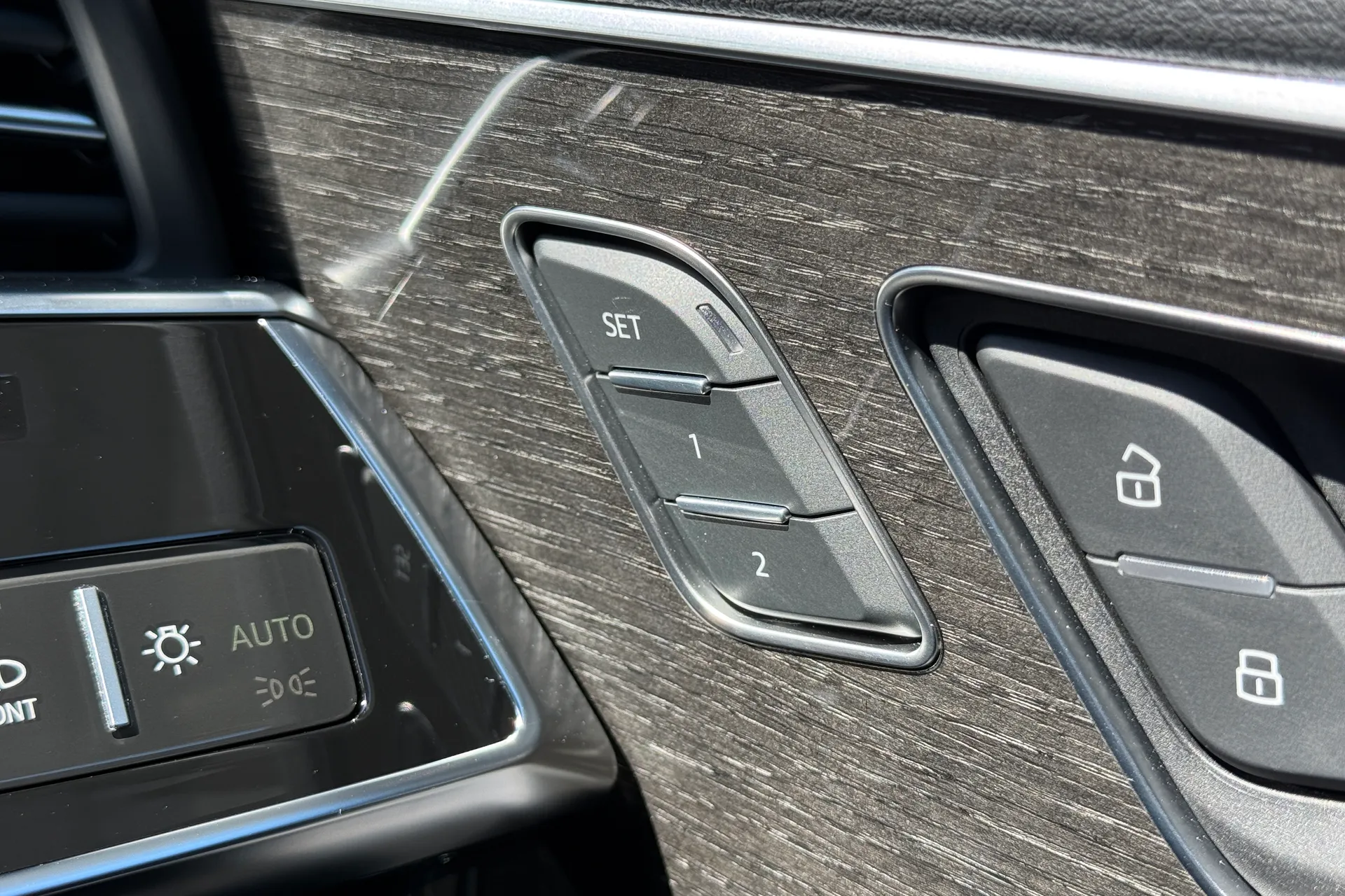 Audi Q8 thumbnail image number 15
