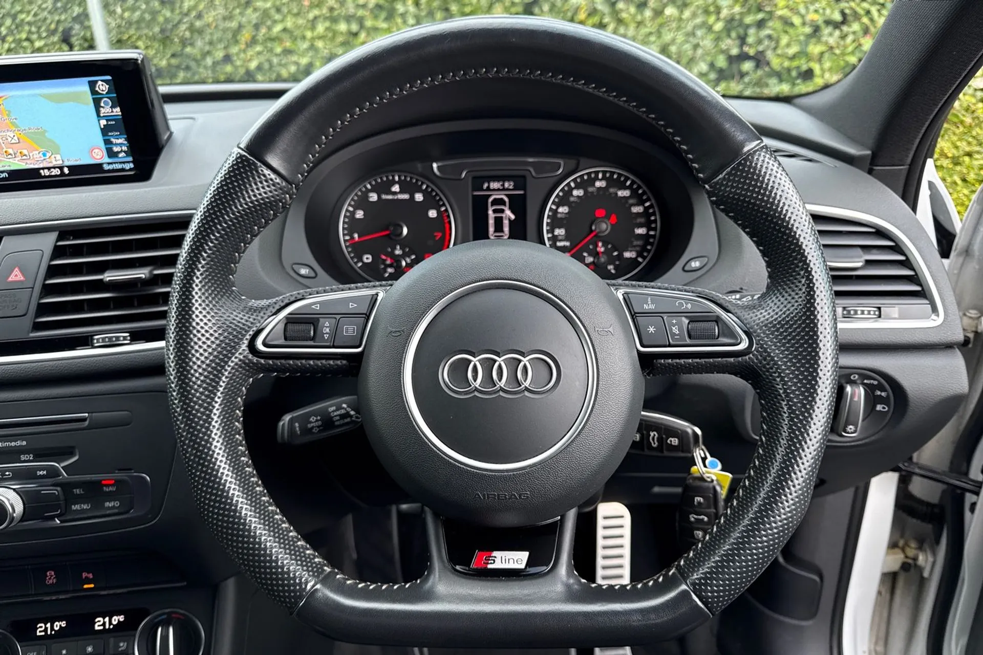 Audi Q3 thumbnail image number 9