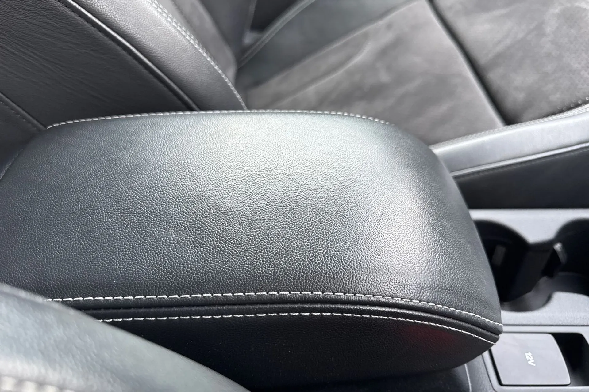 Audi Q3 thumbnail image number 29