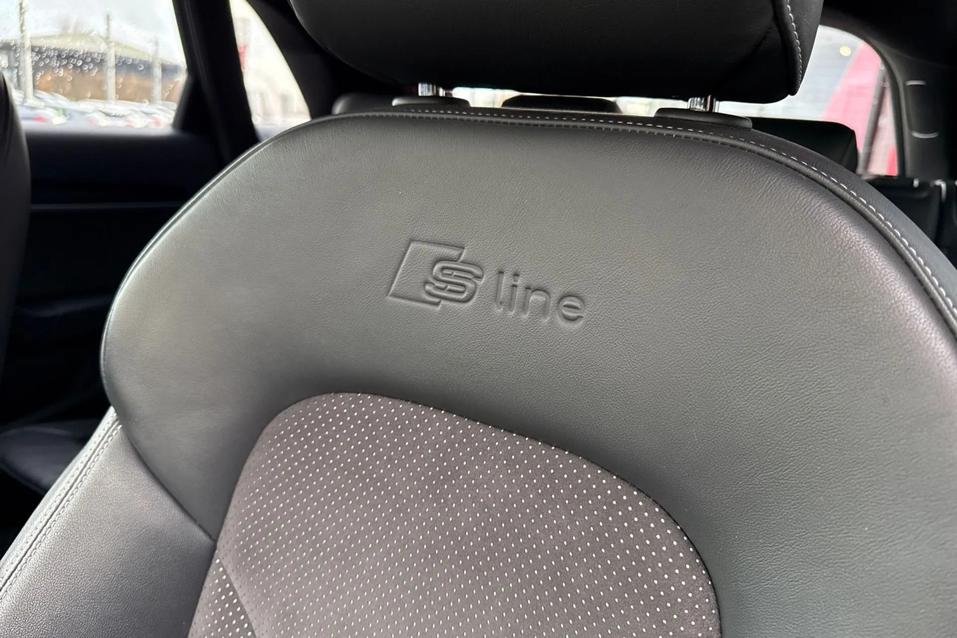 Audi Q3 thumbnail image number 41